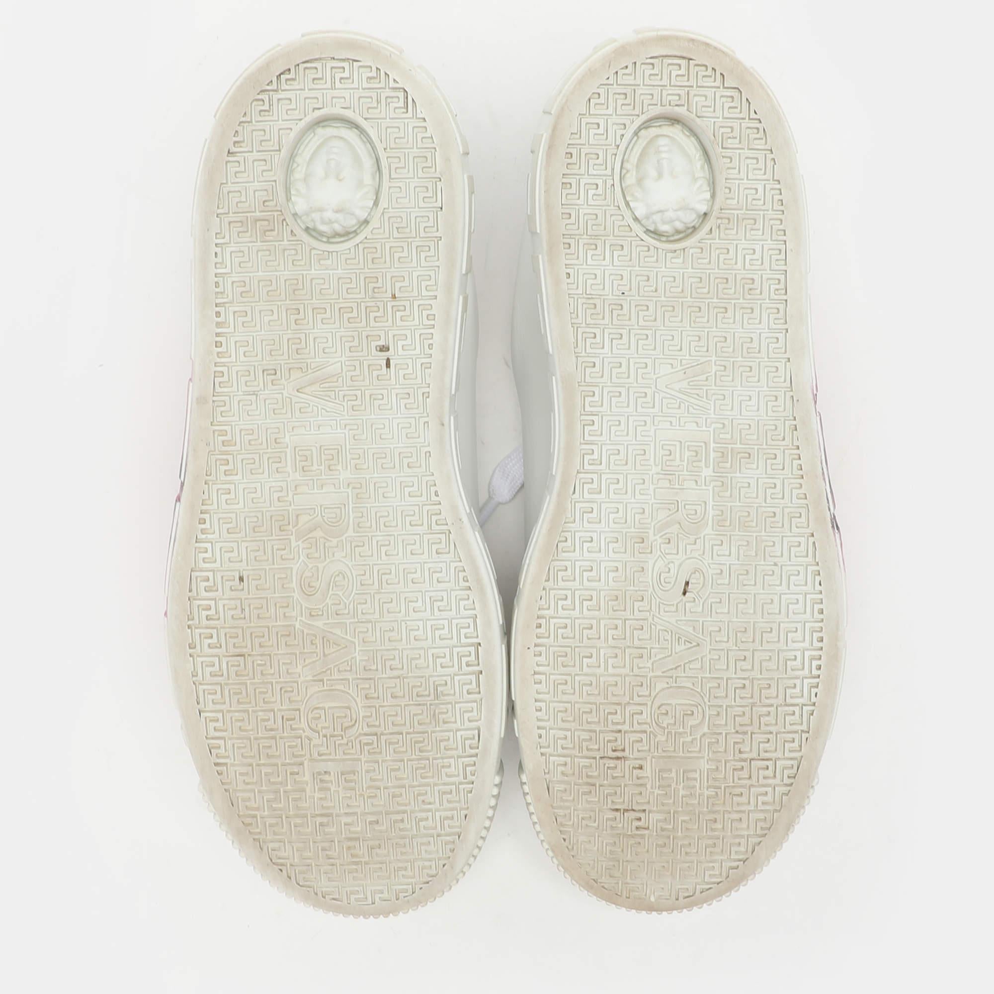 Versace La Greca Low Top Turnschuhe aus weißem Leder Größe 35 im Angebot 1