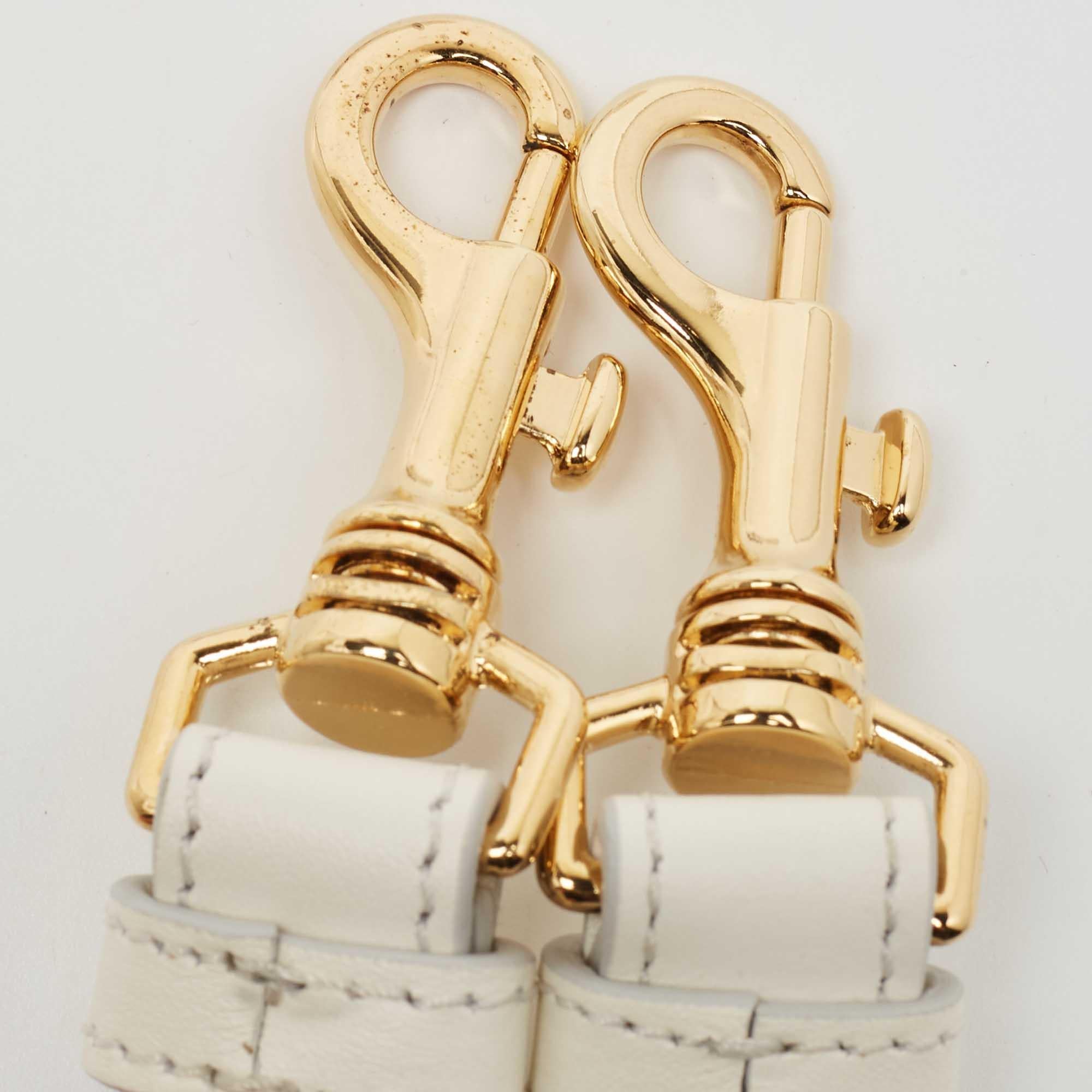 Versace Fourre-tout en cuir blanc avec grand médaillon Méduse en vente 8