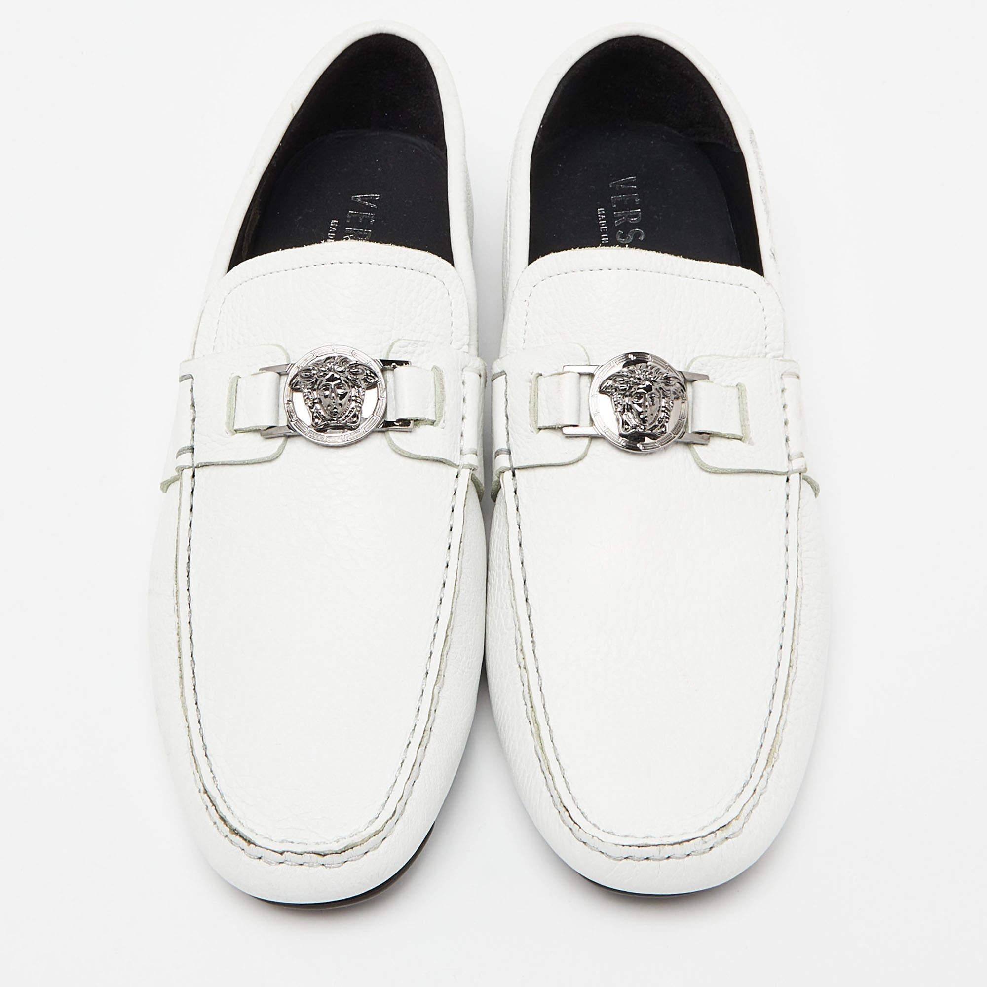 Versace White Leather Medusa Detail Slip On Loafers Size 43 In Excellent Condition In Dubai, Al Qouz 2
