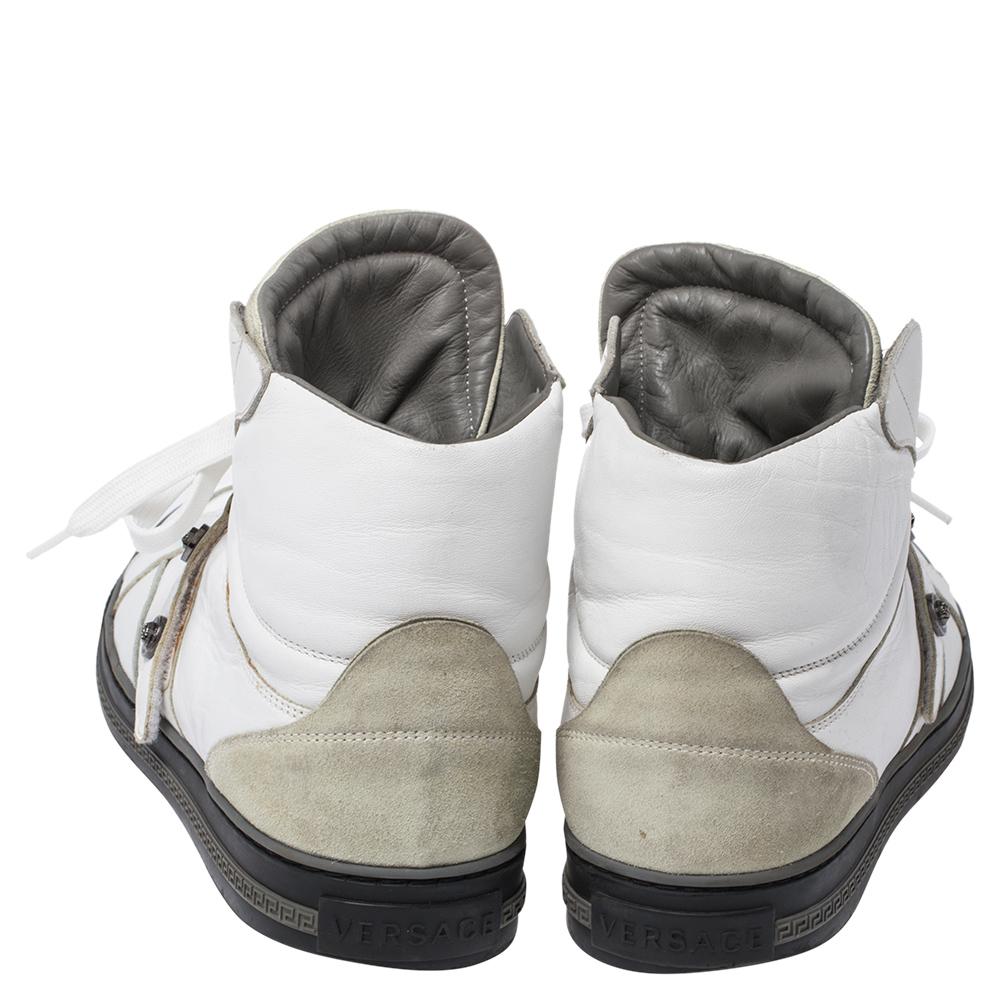 Weiße Medusa High Top-Sneakers aus Leder von Versace Größe 45 im Angebot 3