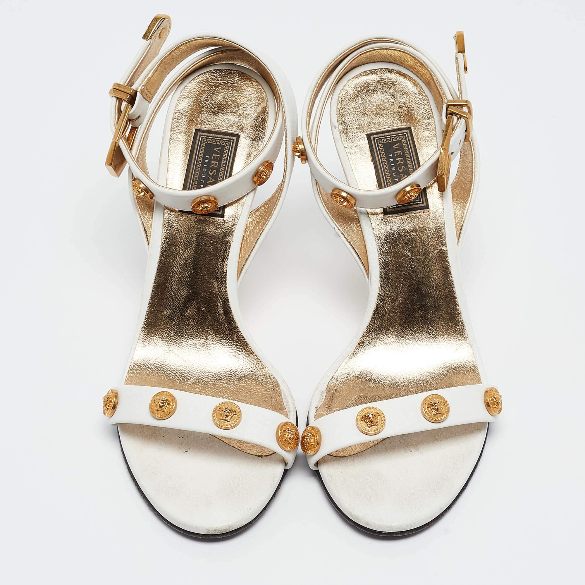Versace White Leather Medusa Studded Ankle Strap Sandals Size 35 In Good Condition In Dubai, Al Qouz 2