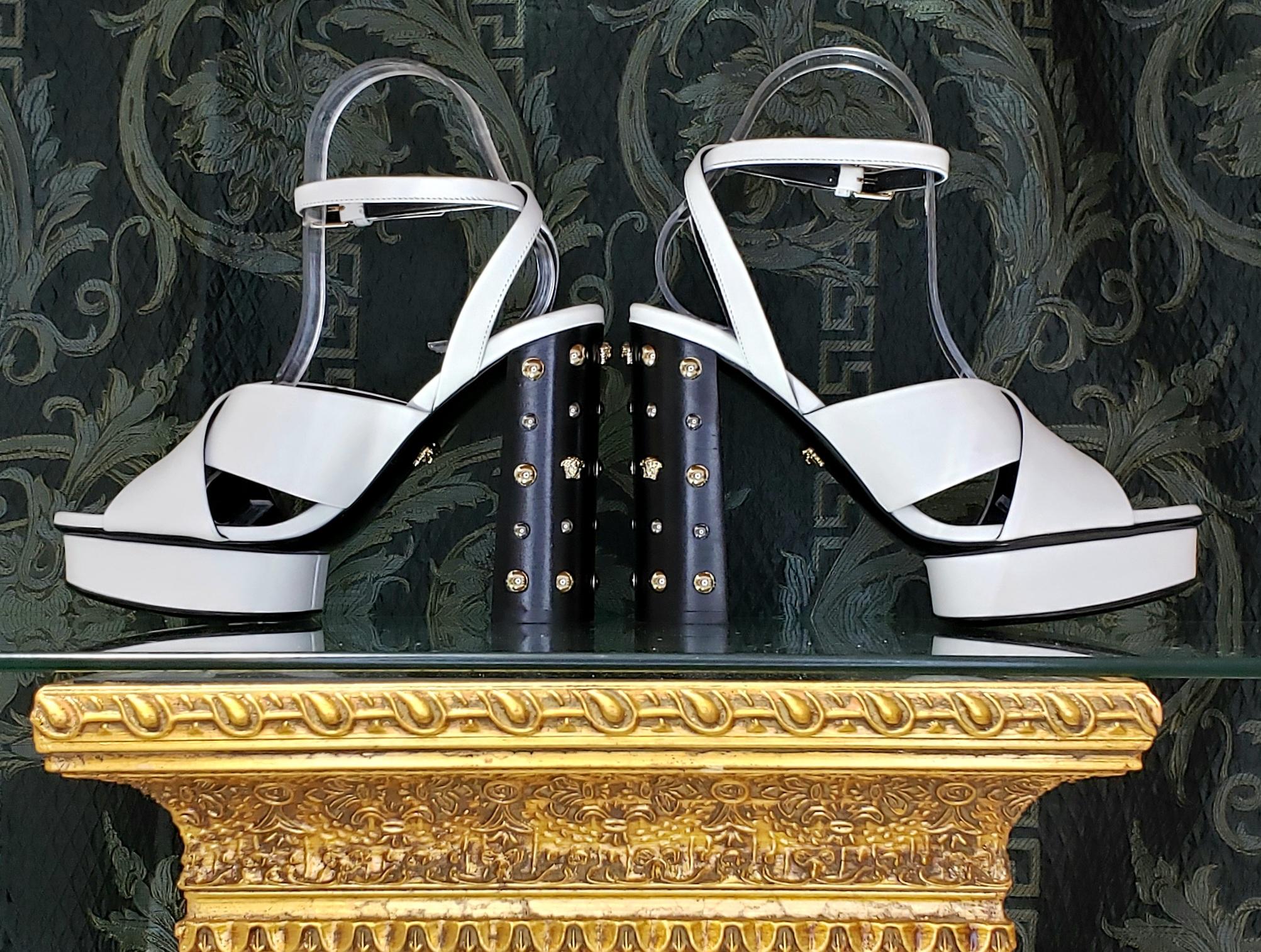 VERSACE WHITE LEATHER SANDALS SHOES with GOLD MEDUSA STUDS 38.5 - 8.5 In New Condition In Montgomery, TX