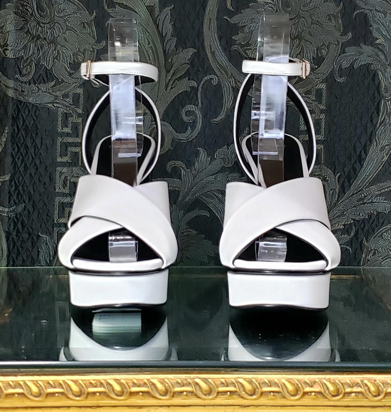 Women's VERSACE WHITE LEATHER SANDALS SHOES with GOLD MEDUSA STUDS 38.5 - 8.5