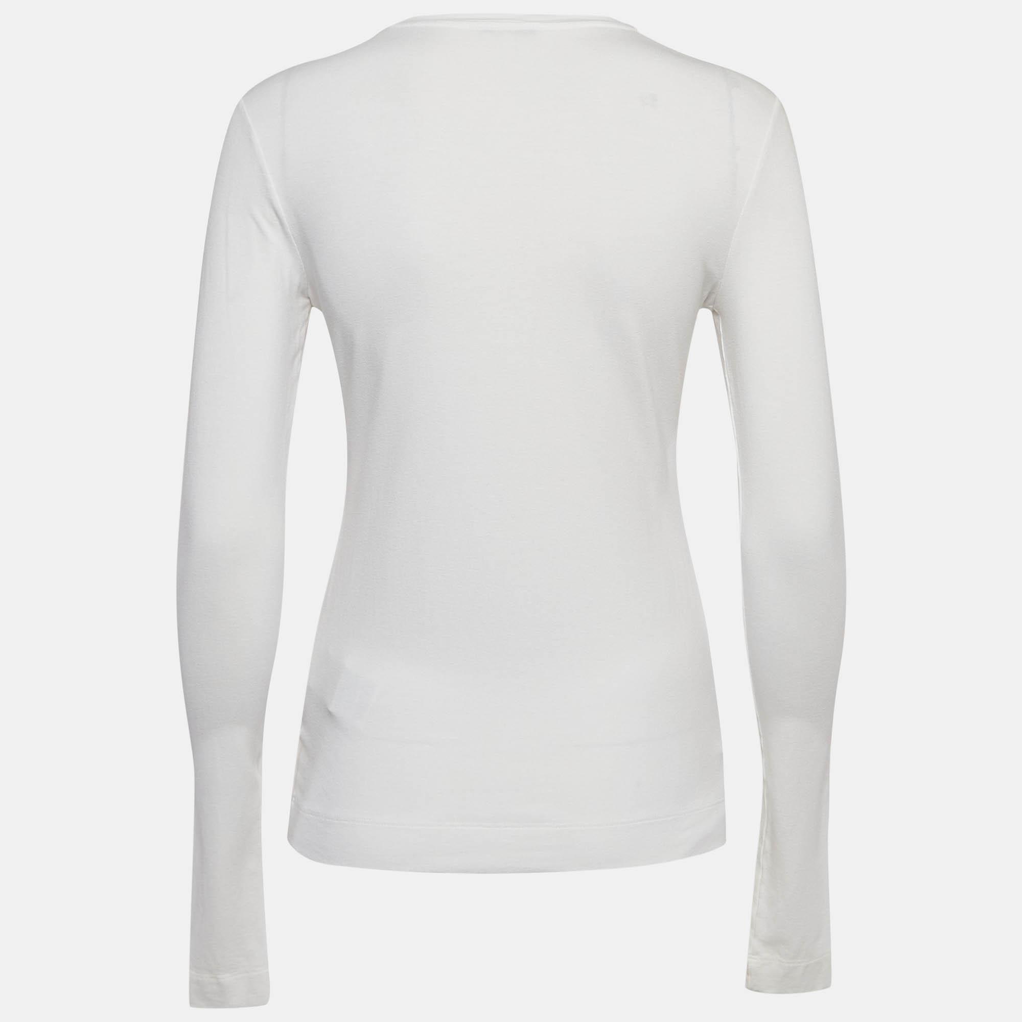 Perfetto per le uscite casual o per le commissioni  questa maglietta è il capo migliore per sentirsi a proprio agio e alla moda. Sfoggia una tonalità accattivante e una vestibilità rilassata.