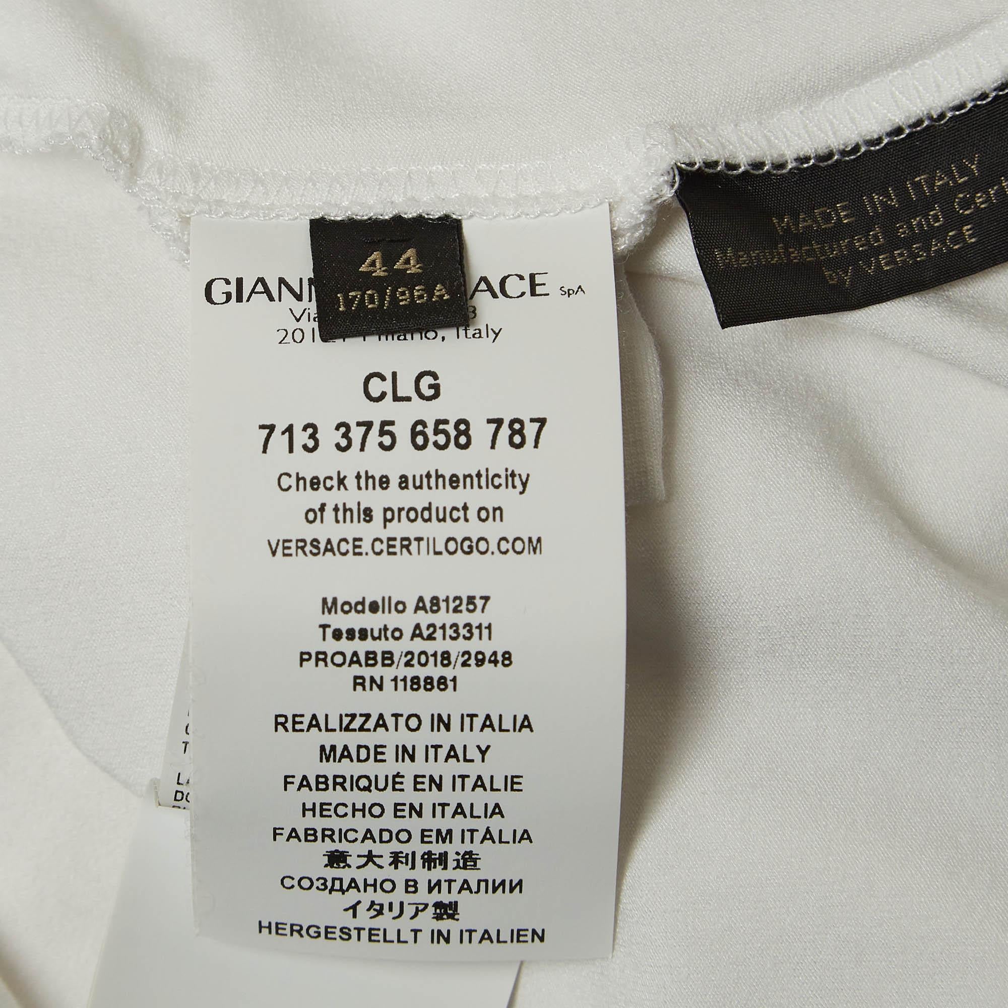 Versace Maglietta a maniche lunghe in jersey con stampa del logo bianco M. T. I. in vendita 1