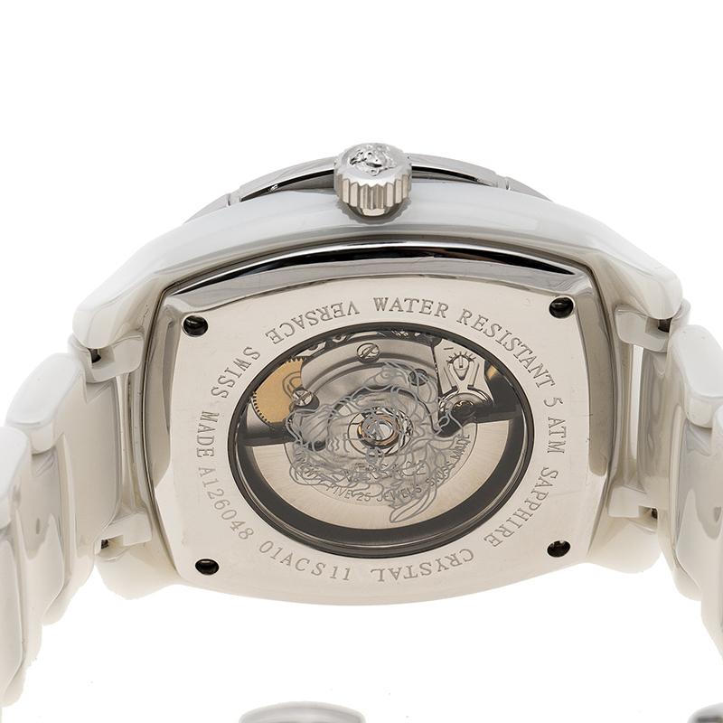 Versace Céramique nacre blanche DV One A126048 Montre-bracelet pour homme 41 mm Bon état à Dubai, Al Qouz 2