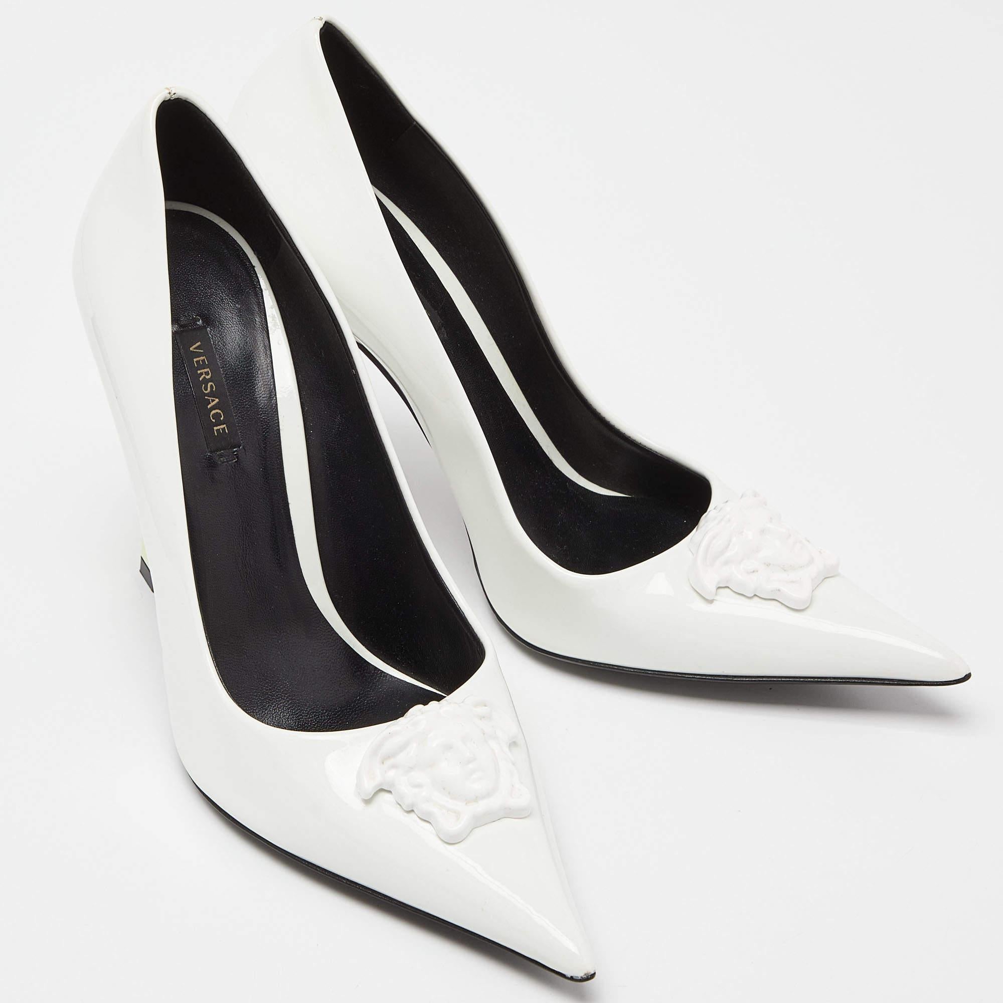 Versace White Patent Leather Medusa Pointed Toe Pumps Size 40 For Sale 1
