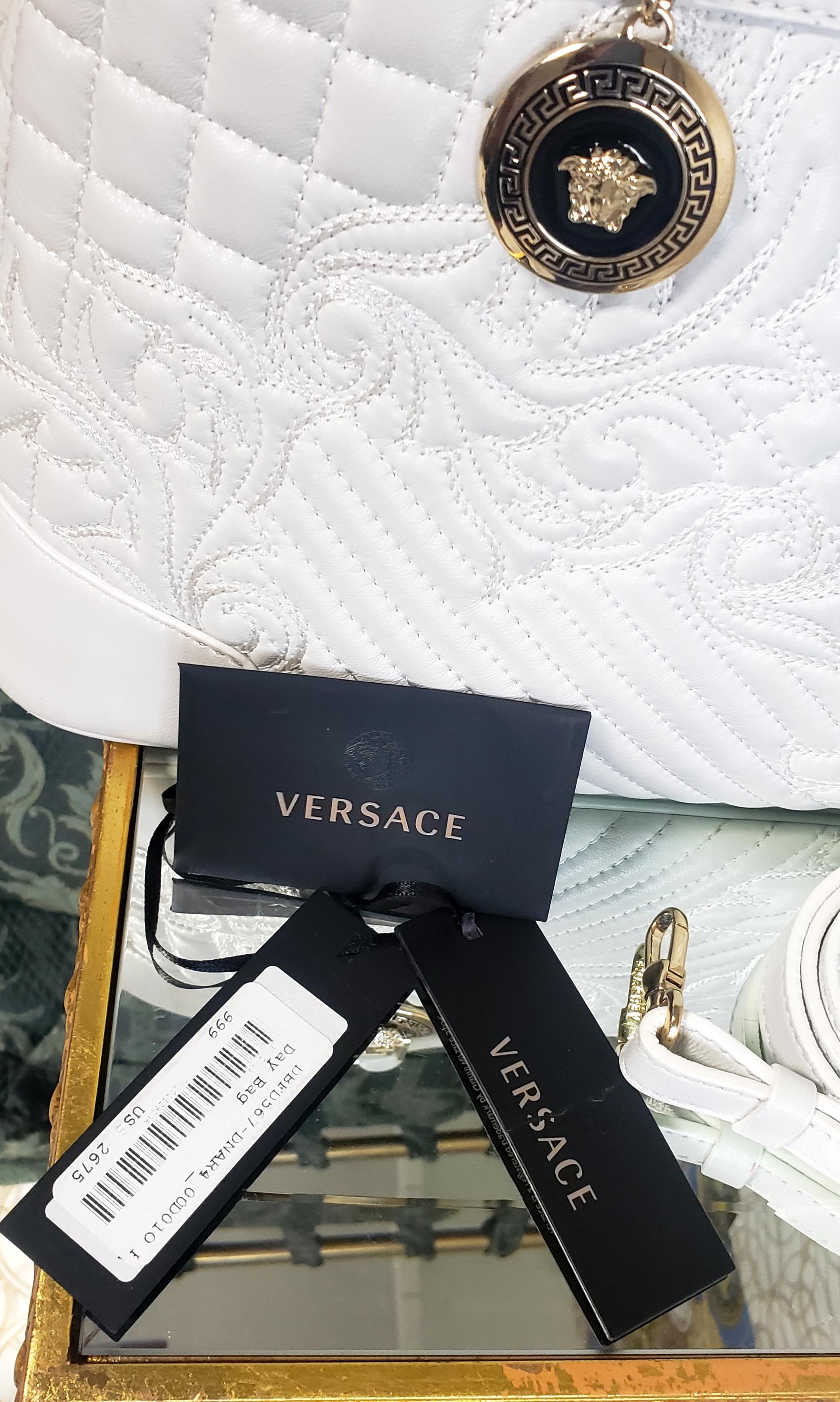 Women's VERSACE WHITE QUILTED LEATHER HANDBAG/Shoulderbag For Sale