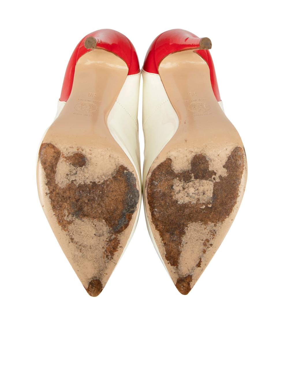 Escarpins Versace blanches et rouges à bout pointu, taille IT 36 Bon état - En vente à London, GB