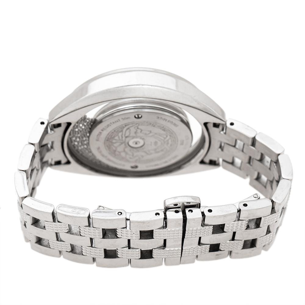 Edgy, magnificent and absolutely eye-catching, this watch from Versace is perfect for women of refined taste. This Destiny Spirit 86Q watch is crafted from stainless steel and features a transparent panel on the case that is filled with steel studs.