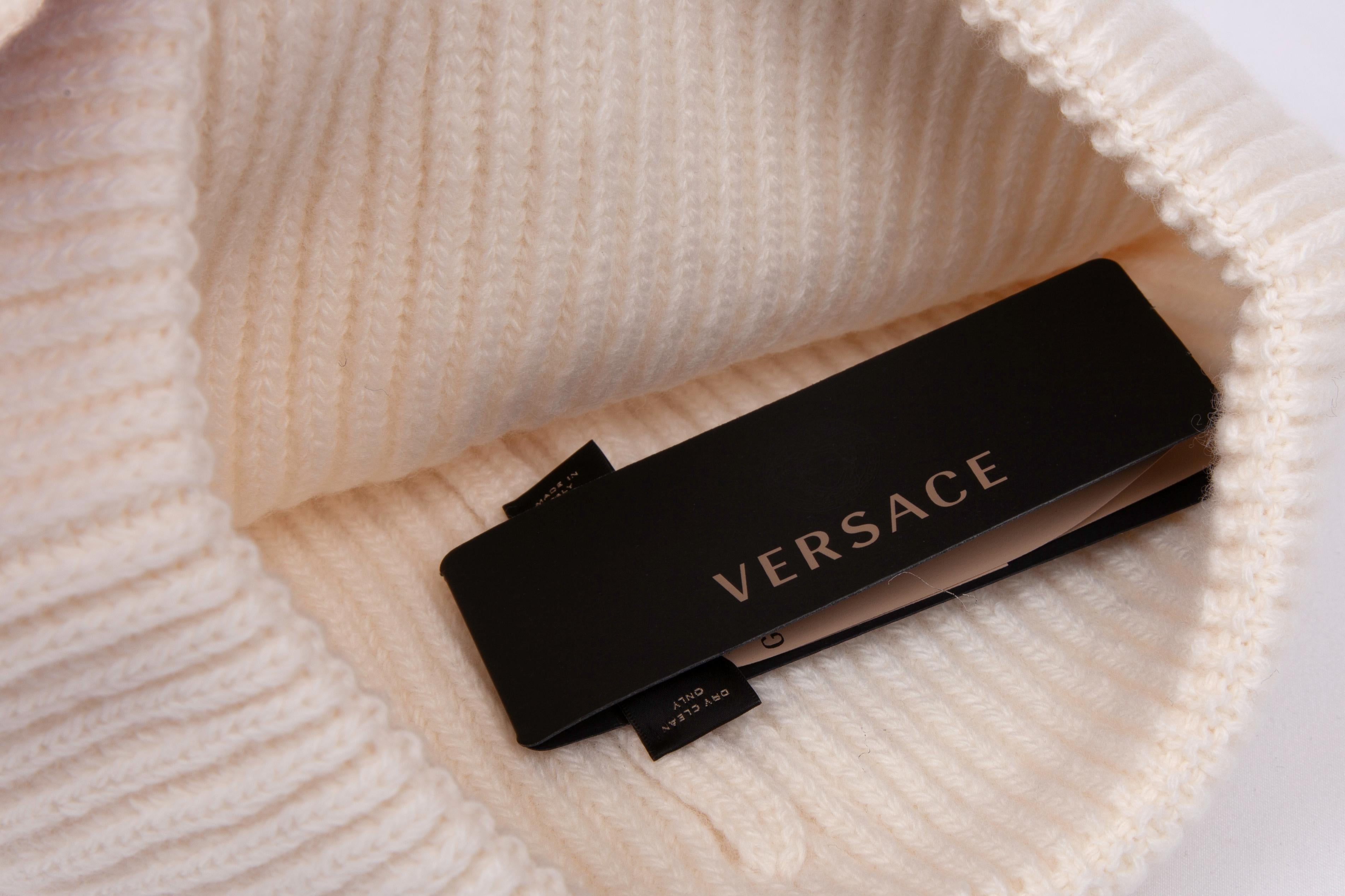 Women's or Men's Versace White Wool Beanie Hat with 90s Vintage Logo