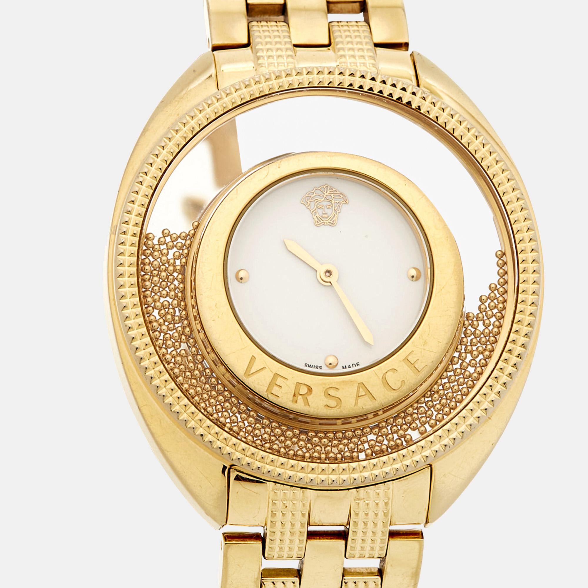 This designer watch is characterized by its skillful craftsmanship and understated charm. Meticulously constructed to tell time in an elegant way, it comes in a sturdy case and flaunts a seamless blend of innovative design and flawless style.