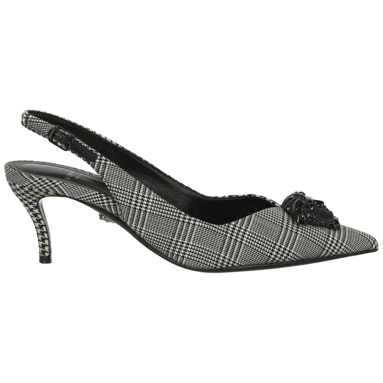 Versace Woman Pumps Black Fabric IT 36.5 For Sale at 1stDibs