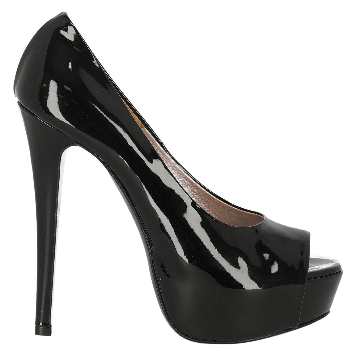 Versace Woman Pumps Black Leather IT 38 For Sale