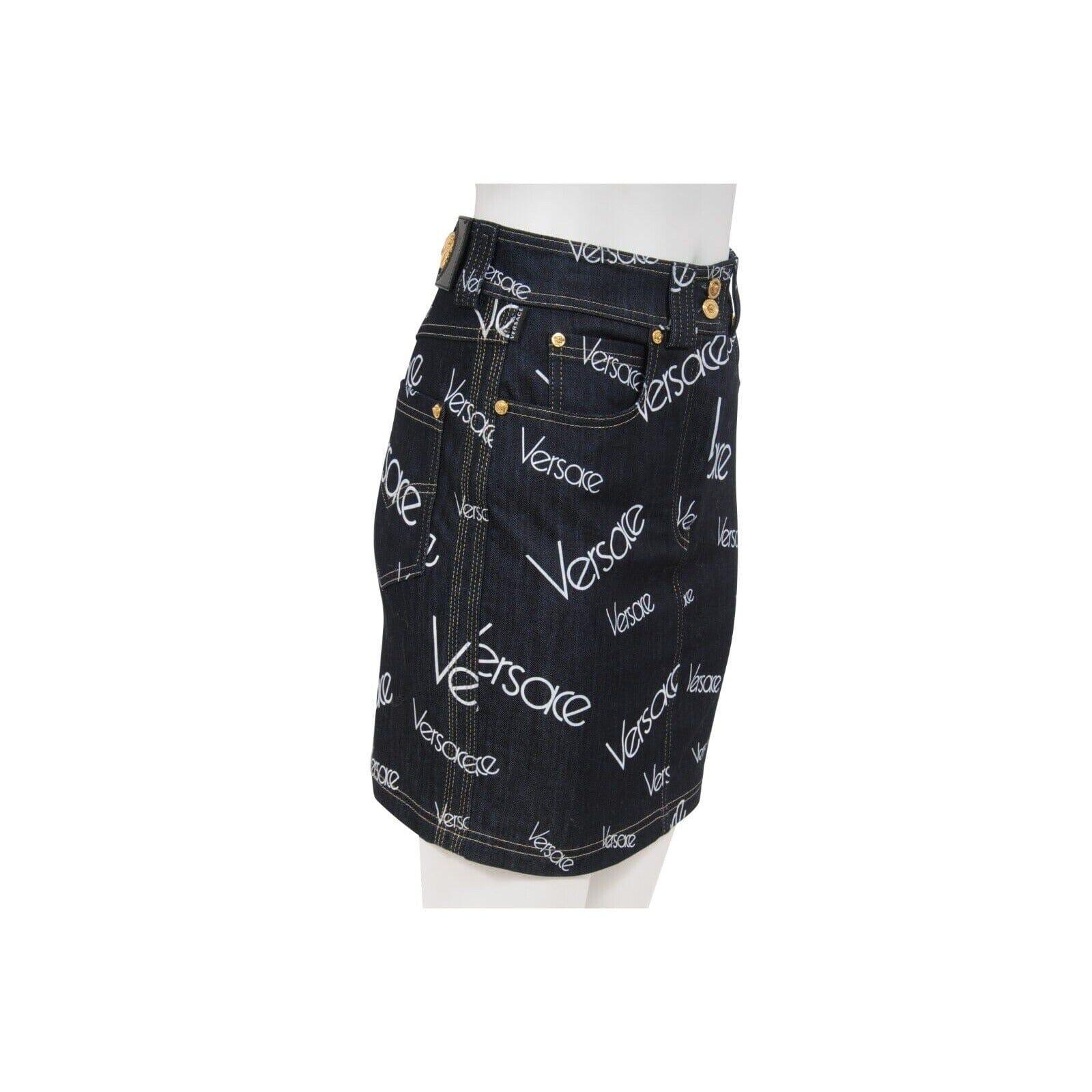 Versace Women Mini Jean Logo Skirt Size 44 Blue White Stretch Denim Medusa Head Negro en venta