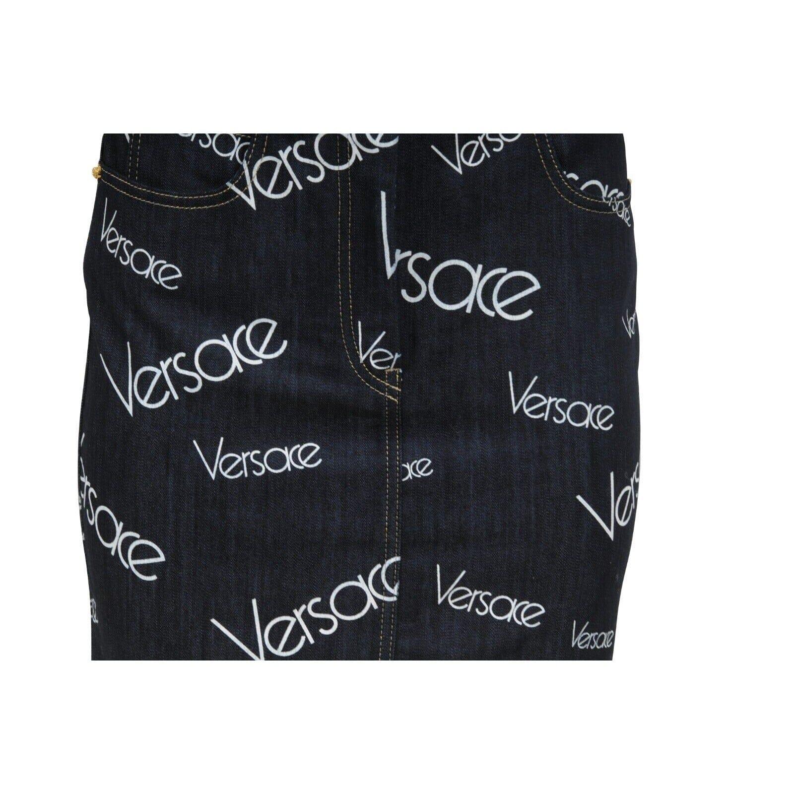 Versace Women Mini Jean Logo Skirt Size 44 Blue White Stretch Denim Medusa Head en venta 1
