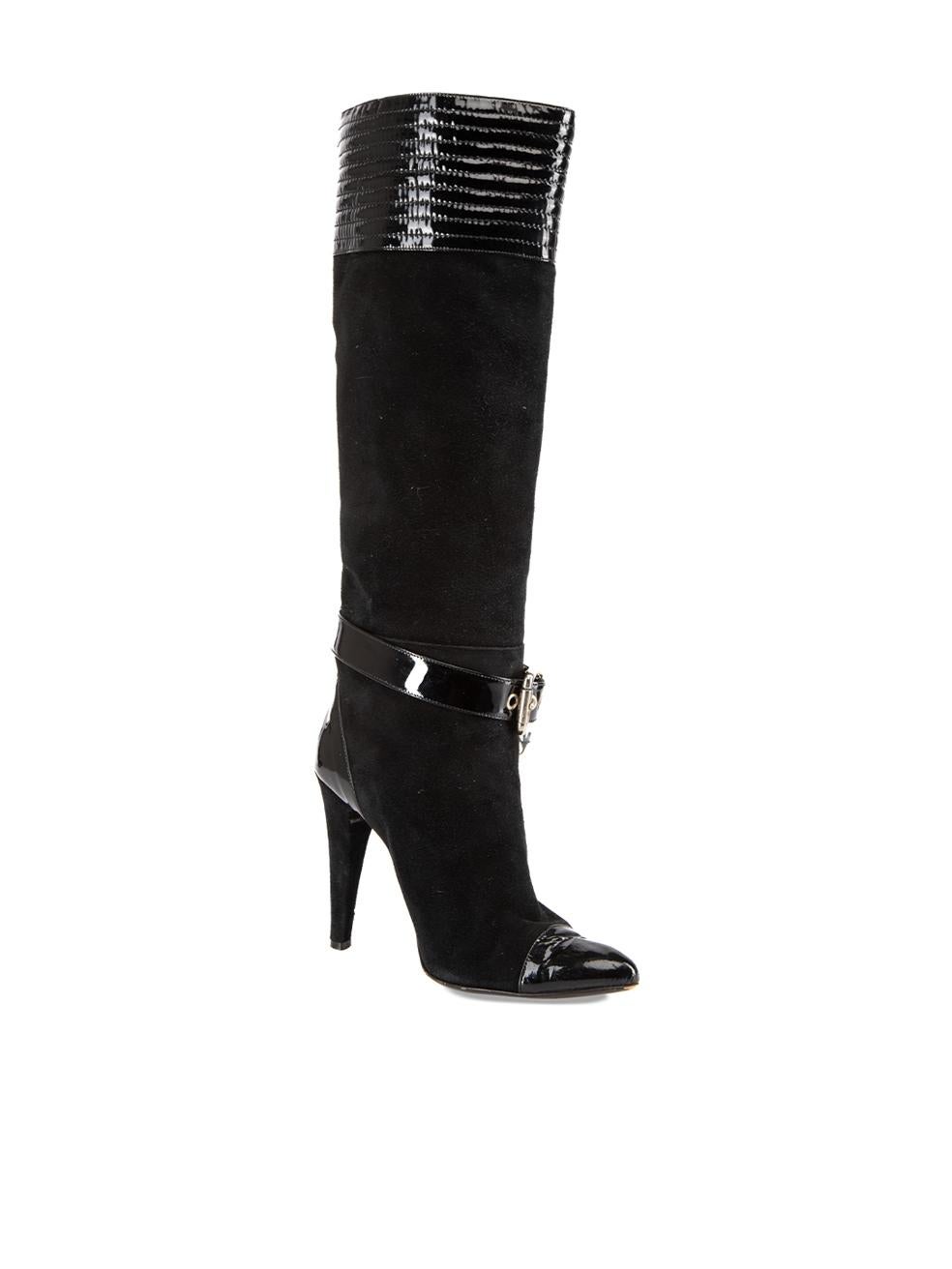 CONDITION is Good. Minor wear to boots is evident. Light wear to leather and suede exterior where scuffs can be seen on this used Versace Jeans Couture designer resale item. 
 
 Details
  Black
 Suede
 Knee high boots
 Patent leather panelled
