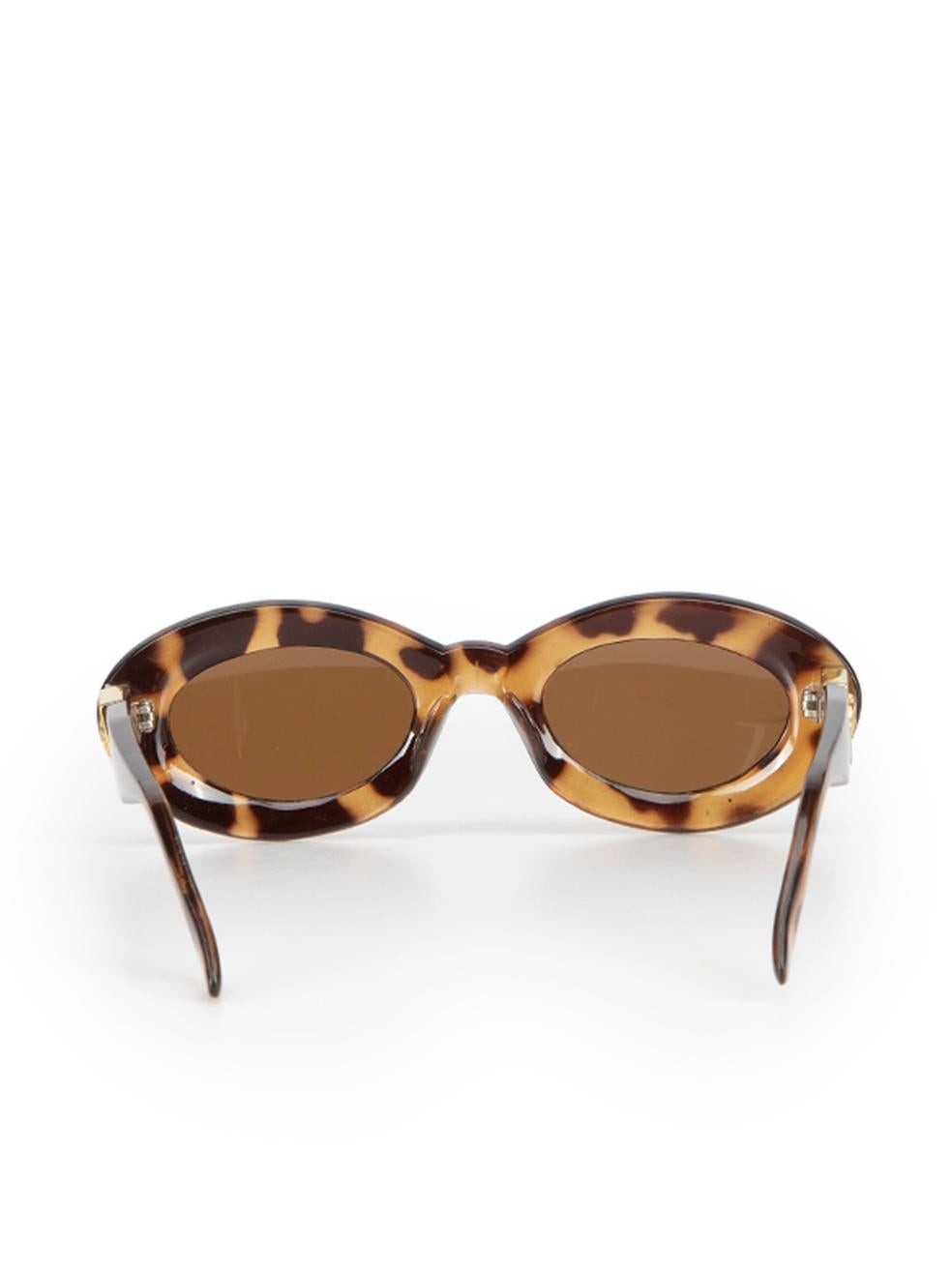 Versace Women's Vintage Brown Tortoiseshell Medusa Oval Sunglasses In Good Condition In London, GB
