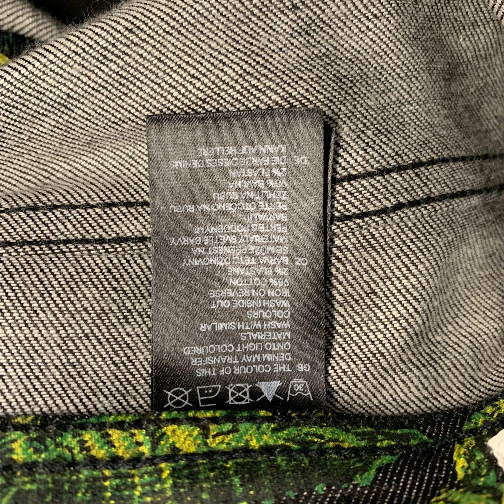 VERSACE x H&M FW11 Size 29 Black Green Alligator Cotton Blend Casual Pants en vente 1