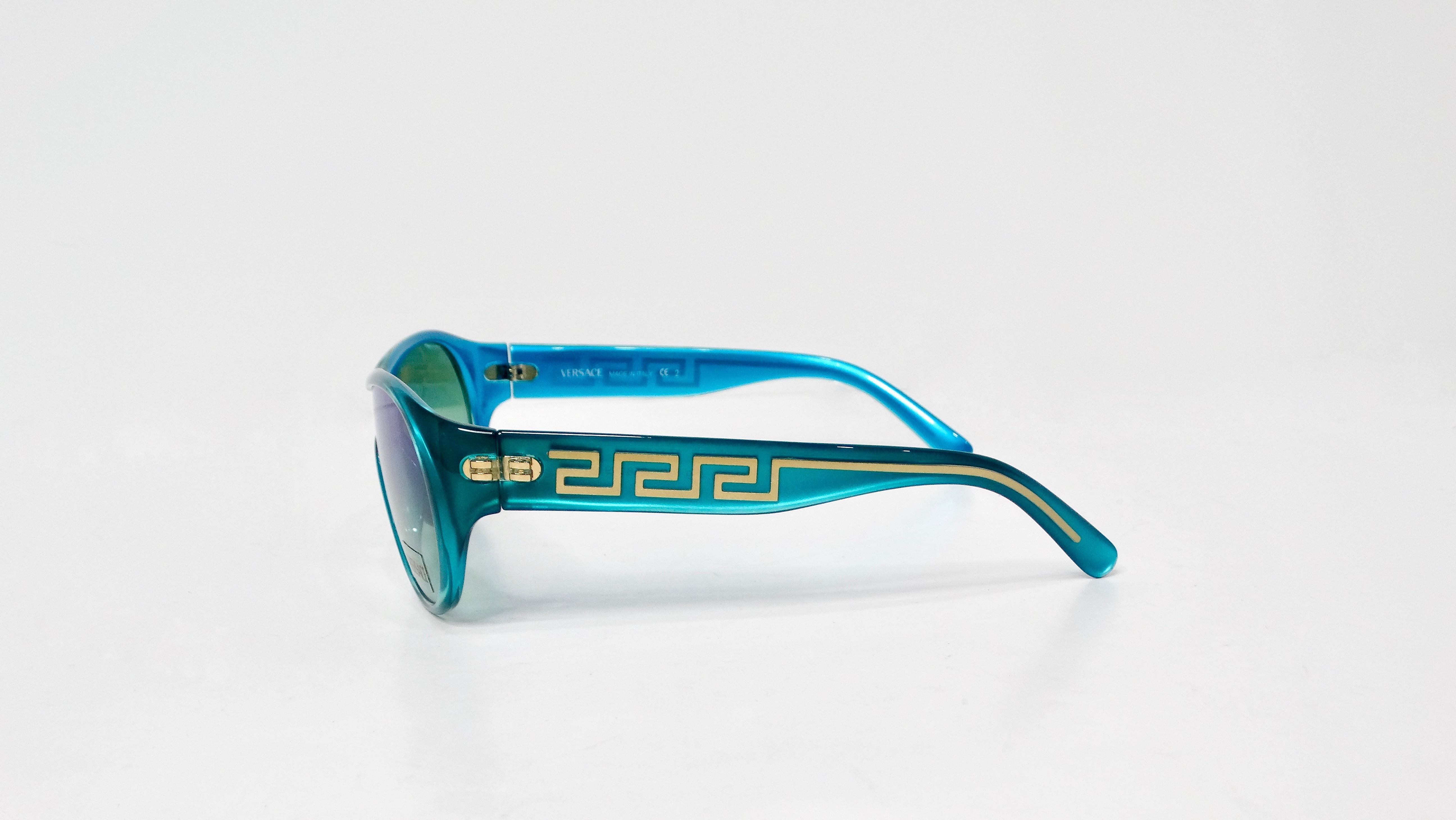 Blue Versace Y2K 439 Teal Gradient Shield Sunglasses With Gold Greca Detailing For Sale