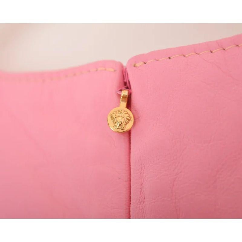 Versace Y2K - Robe droite en cuir rose Pour femmes en vente