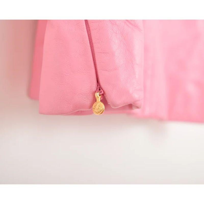 Versace Y2K - Robe droite en cuir rose en vente 3