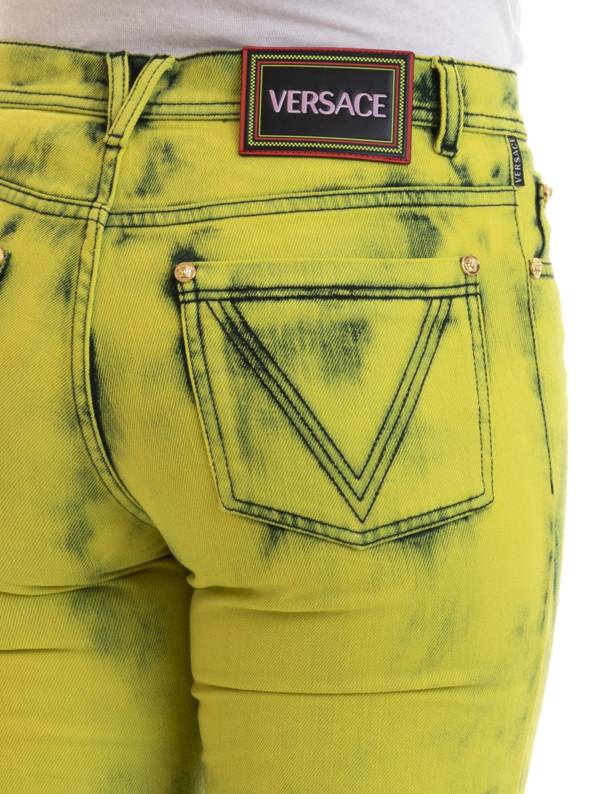 Versace - Jean skinny en jean jaune lavé à l'acide avec étiquette à logo, taille 29 en vente 3