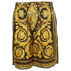 Versace Giallo/Nero Stampa Barocco in Seta College Fit Shorts S