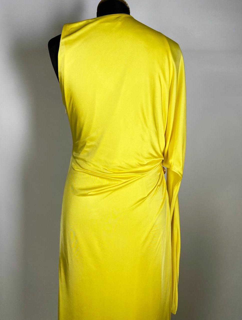 versace yellow gown