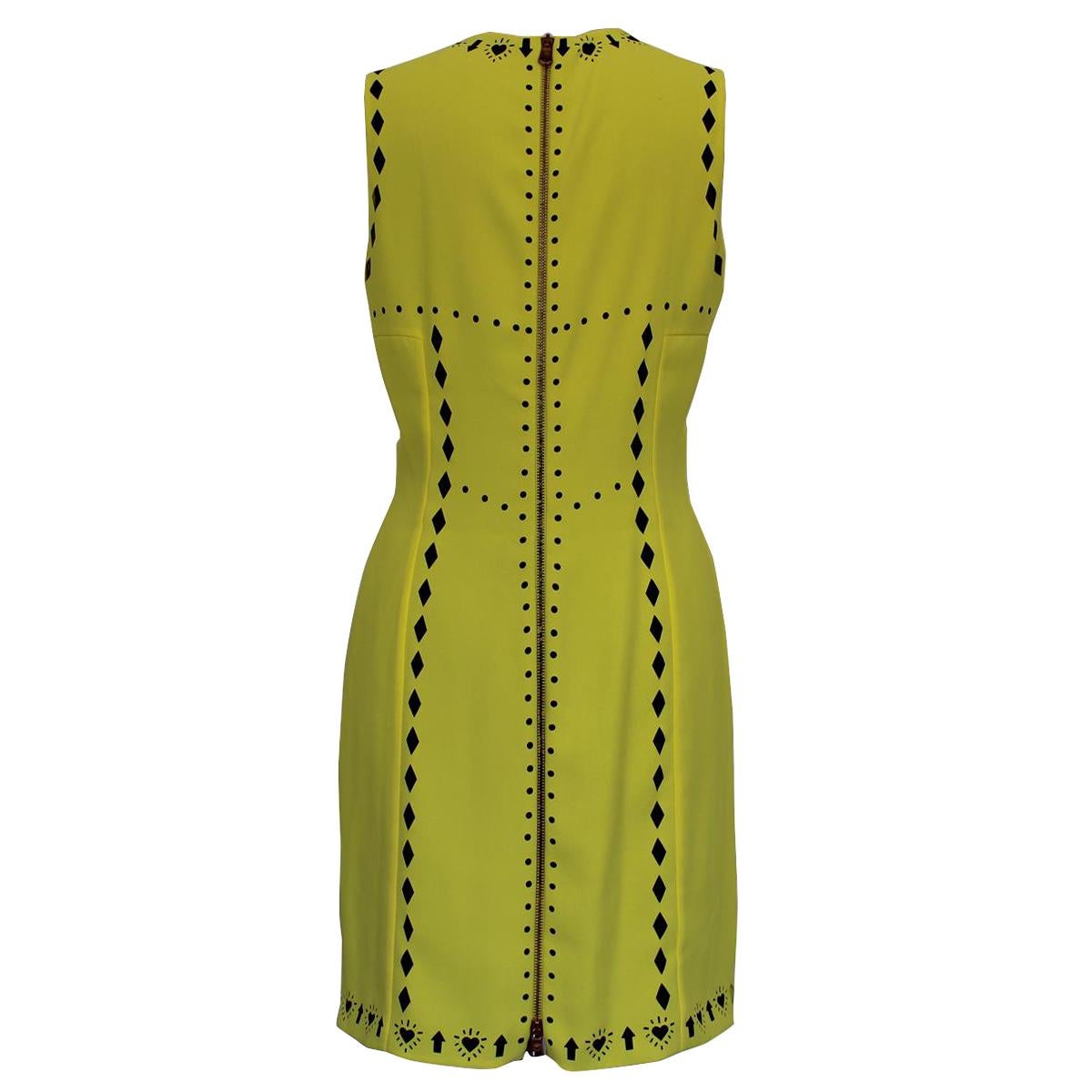 Beautiful and funny Versace dress
Polyester
Black and yellow color
Sleeveless
Zip on the back
Laser cutting designs
Total length cm 88 (34.6 inches)

Worldwide express shipping included in the price !