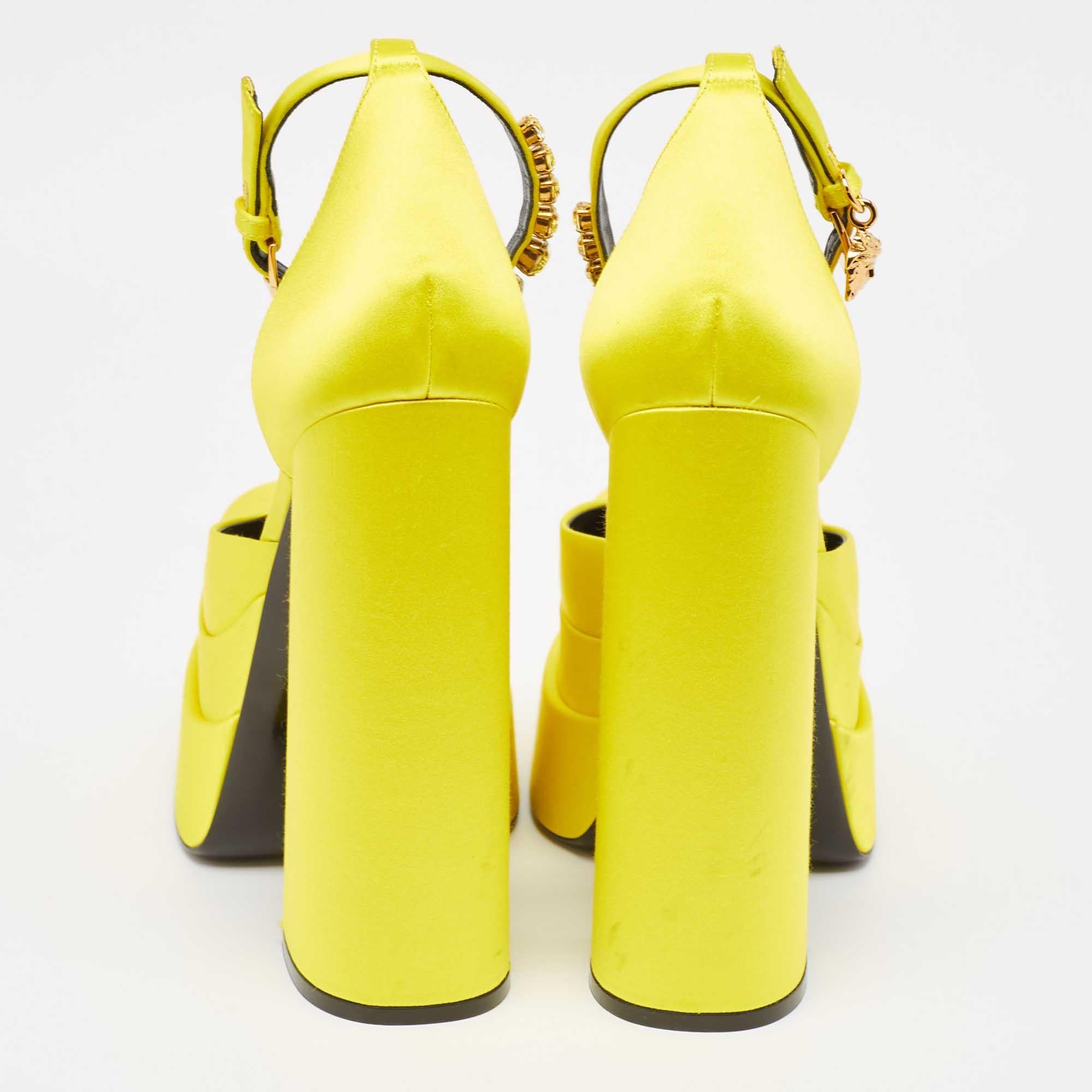 Versace Yellow Satin Aevitas Crystal Embellished Pumps Size 39 For Sale 1