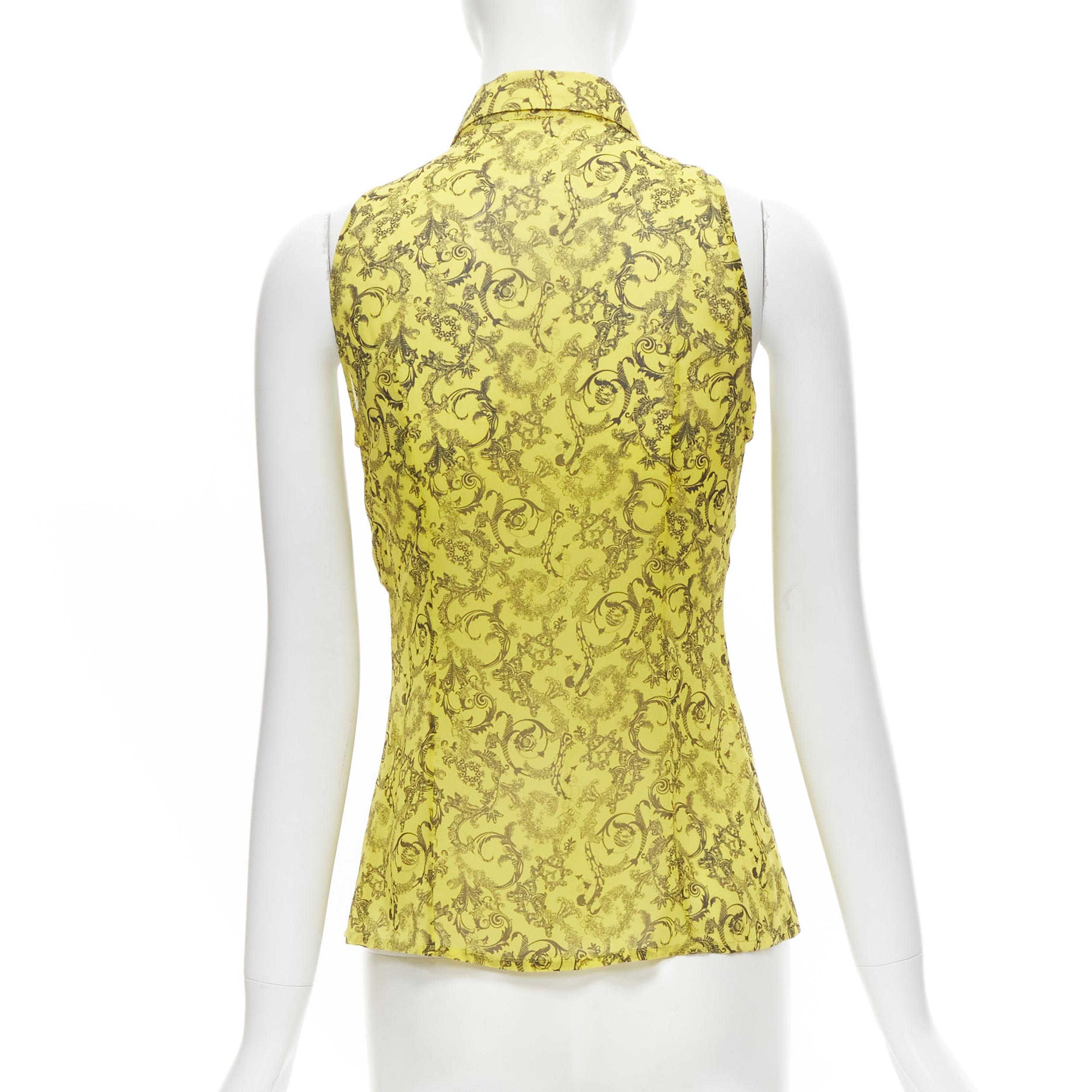 VERSACE Chemise sans manches en soie jaune à imprimé baroque et col plissé à pois IT40 Pour femmes en vente