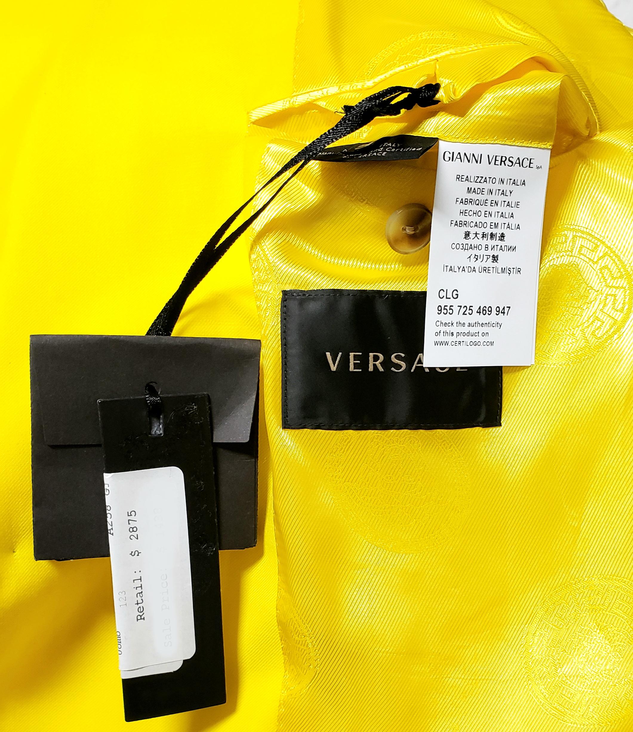 VERSACE YELLOW TAILOR MADE 2pc SUIT 58 - 48 (4XL) For Sale 2