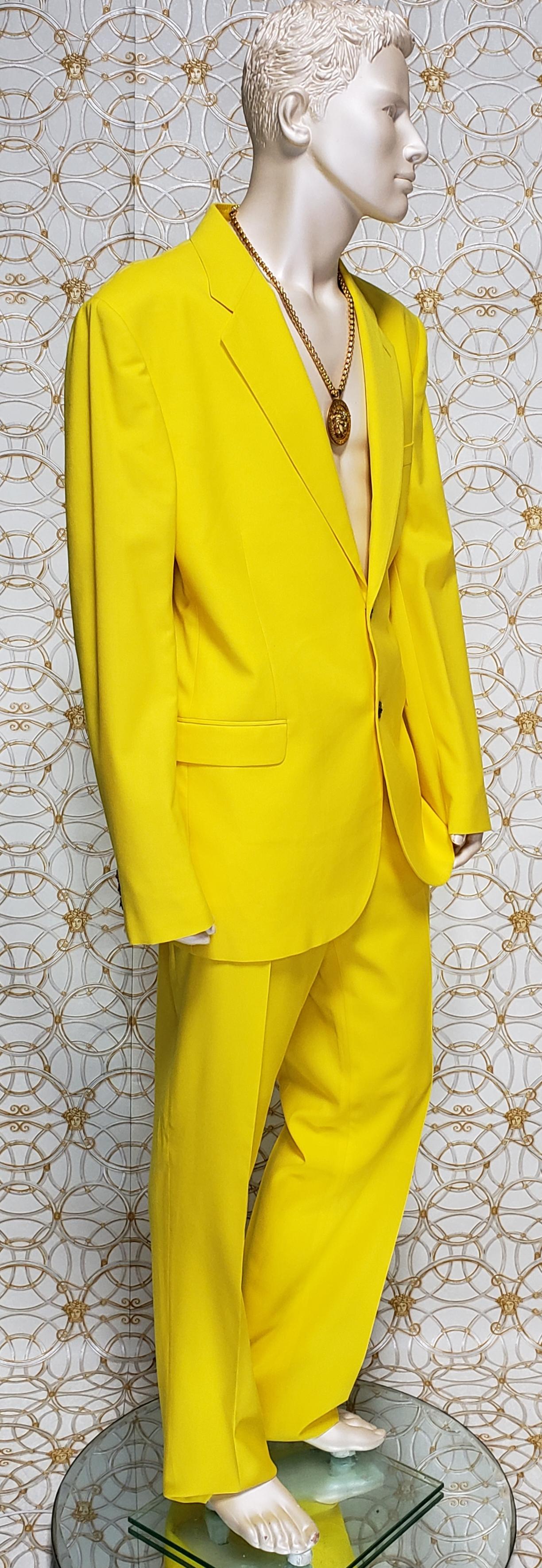 VERSACE YELLOW TAILOR MADE 2pc SUIT 58 - 48 (4XL) In New Condition For Sale In Montgomery, TX