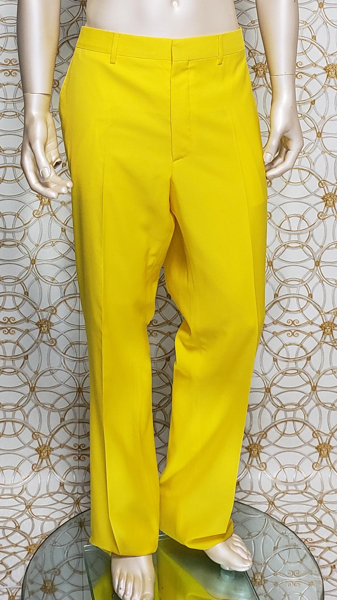 VERSACE YELLOW TAILOR MADE 2pc SUIT 58 - 48 (4XL) For Sale 1