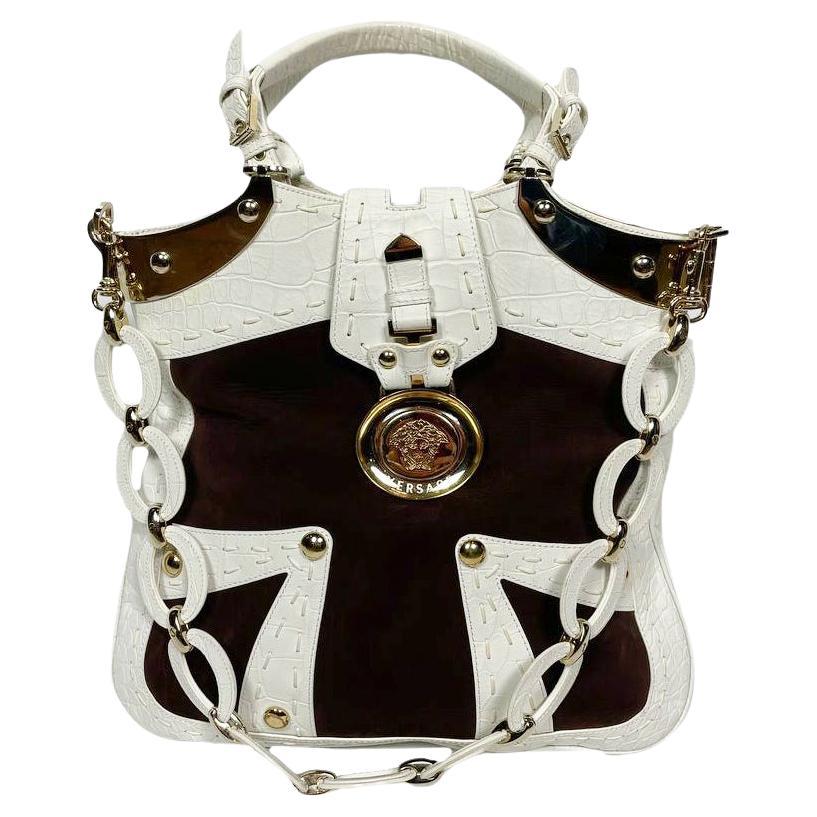 Tote Bag von Versace aus braunem Wildleder mit Logo, 2007  im Angebot