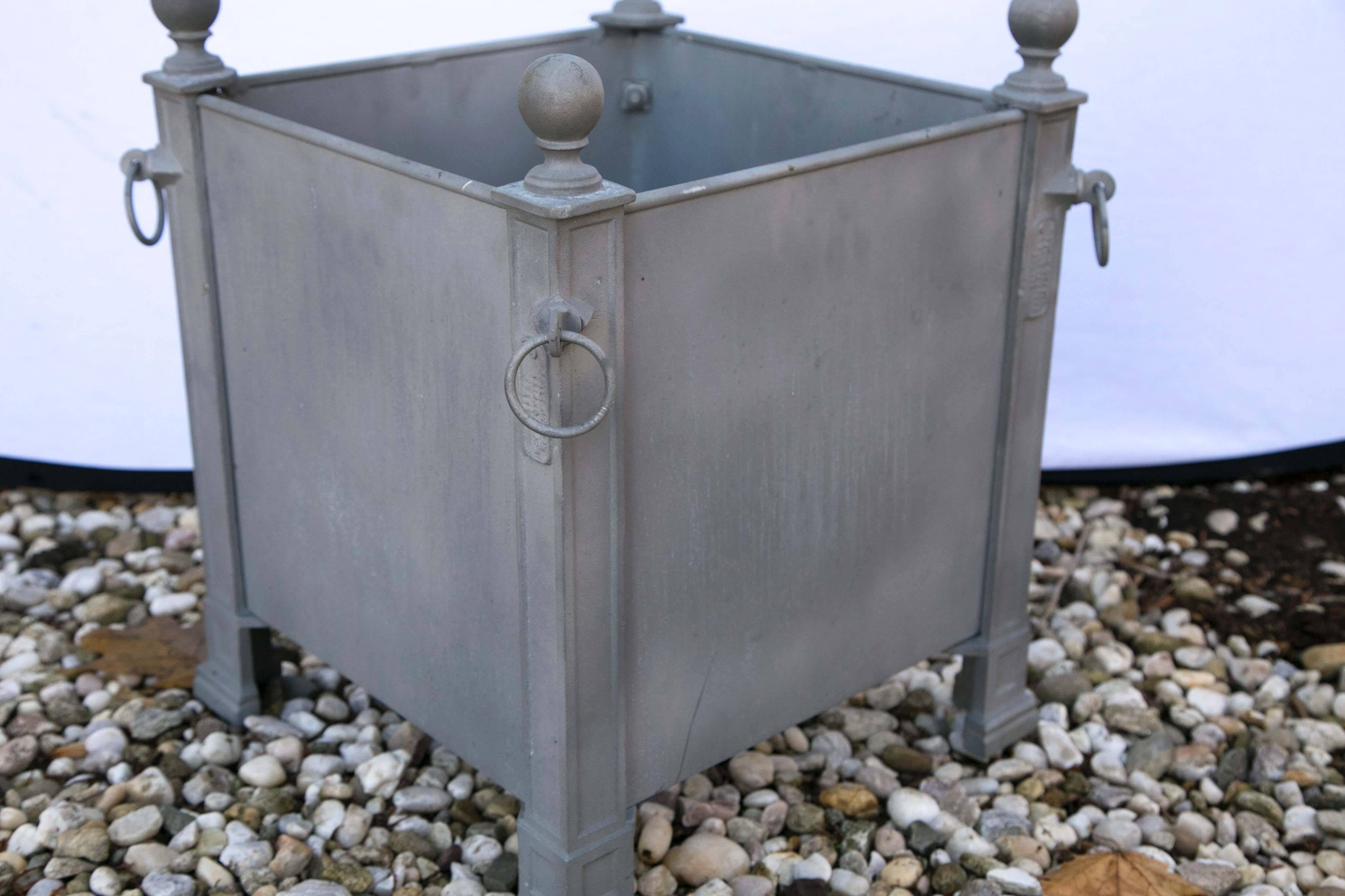 Versaille Gray Planter Boxes In Excellent Condition For Sale In Stamford, CT