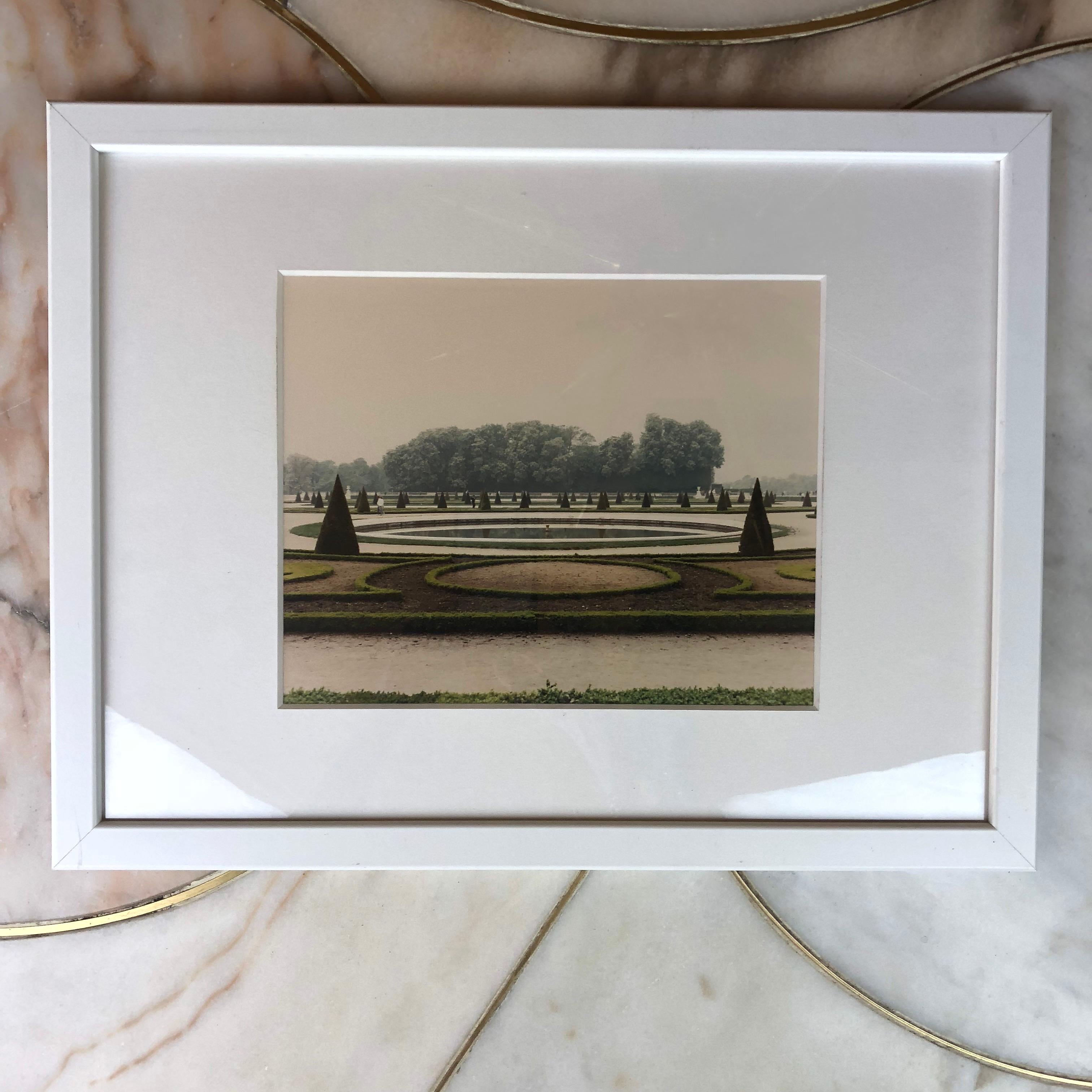 Fin du 20e siècle Versailles 1985, Luigi Ghirri, photographie chromogénique provenant d'une copie négatife/un exemplaire unique en vente