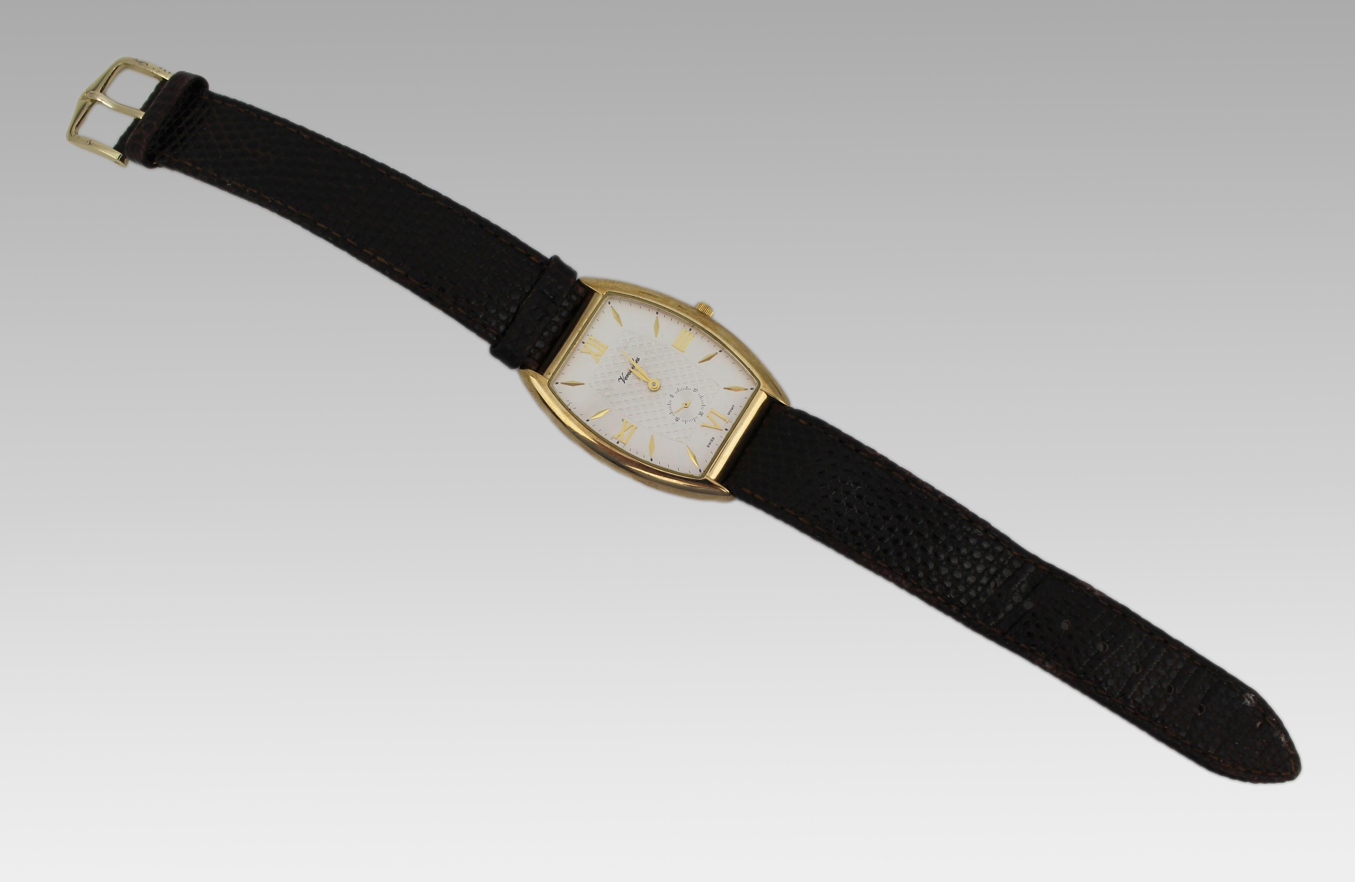 Orologio da polso Tonneau Versailles in oro 9ct, movimento svizzero, marchio di Londra 1990 in vendita 6