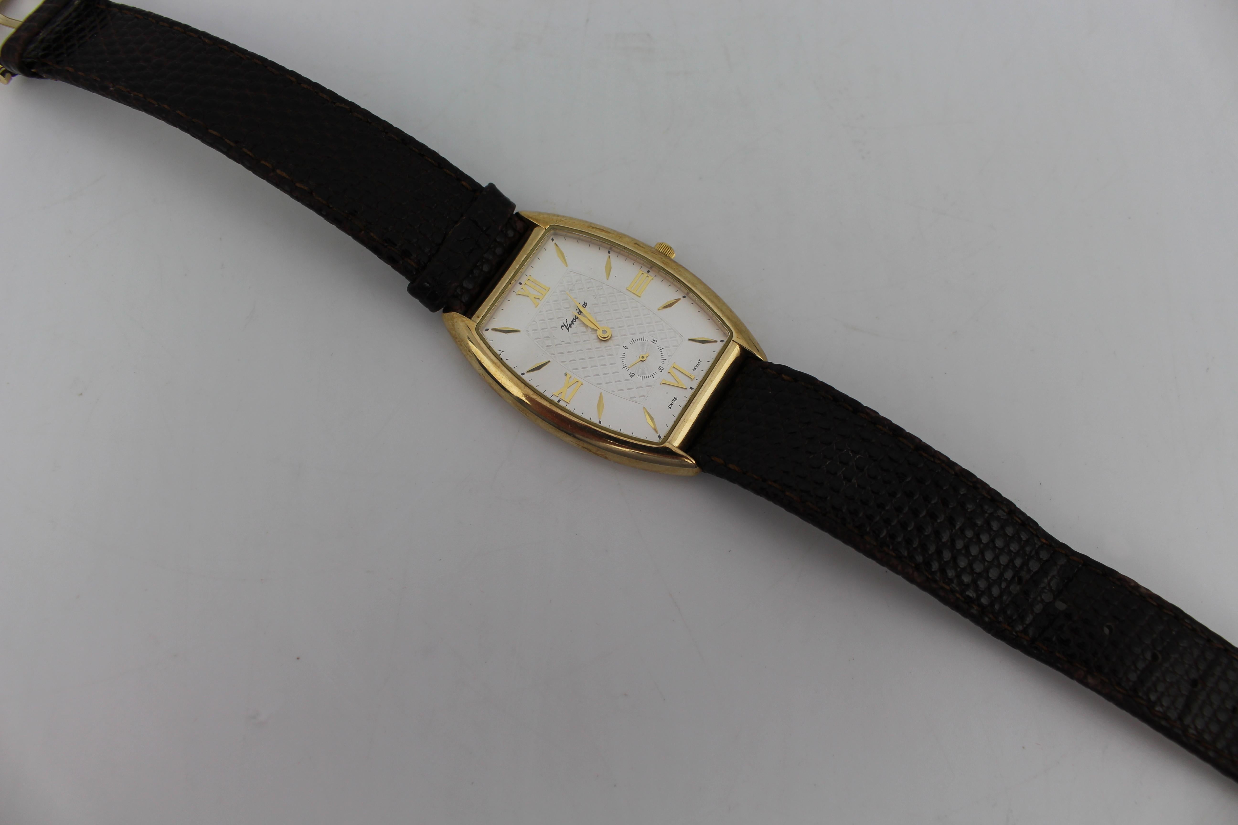 Orologio da polso Tonneau Versailles in oro 9ct, movimento svizzero, marchio di Londra 1990 in vendita 7