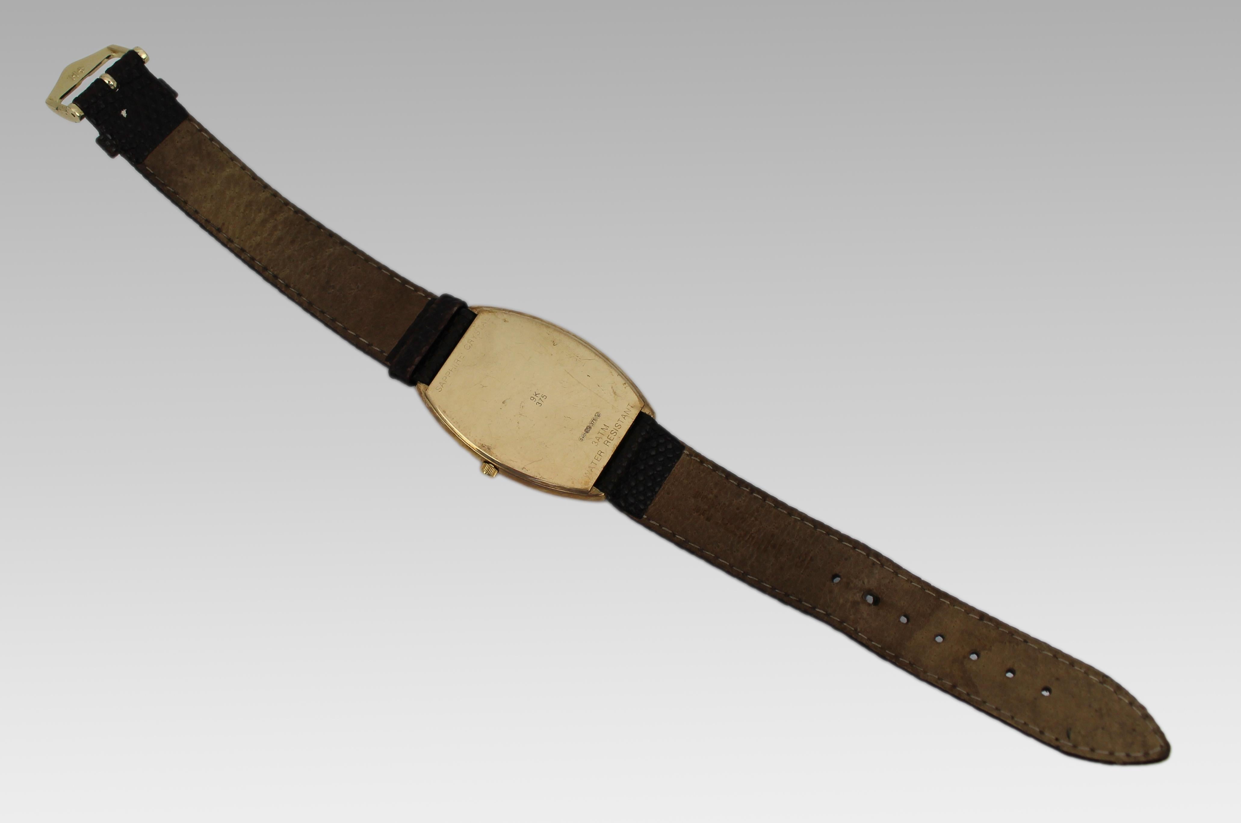 Orologio da polso Tonneau Versailles in oro 9ct, movimento svizzero, marchio di Londra 1990 in vendita 8