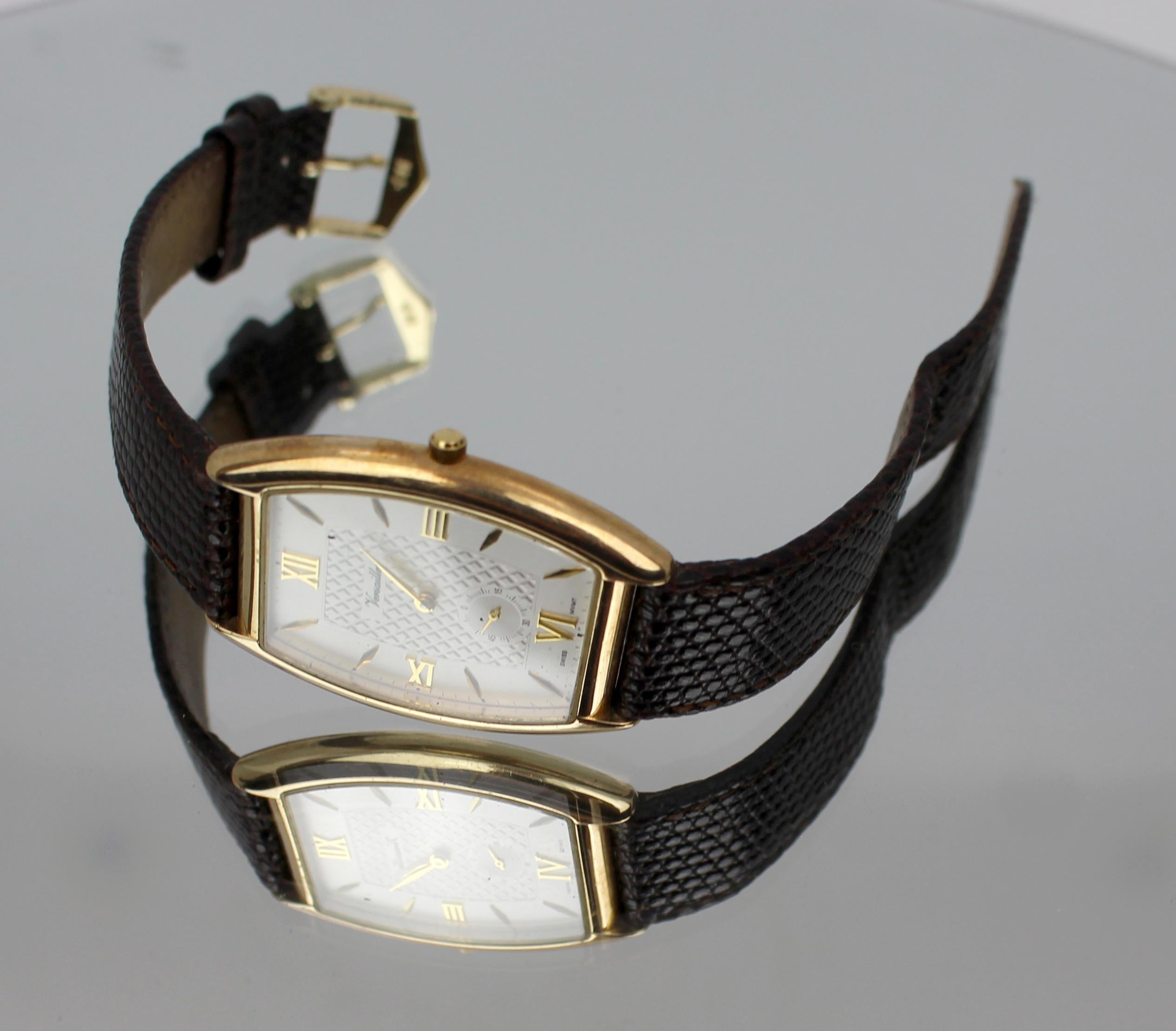 Orologio da polso Tonneau Versailles in oro 9ct, movimento svizzero, marchio di Londra 1990 in vendita 9