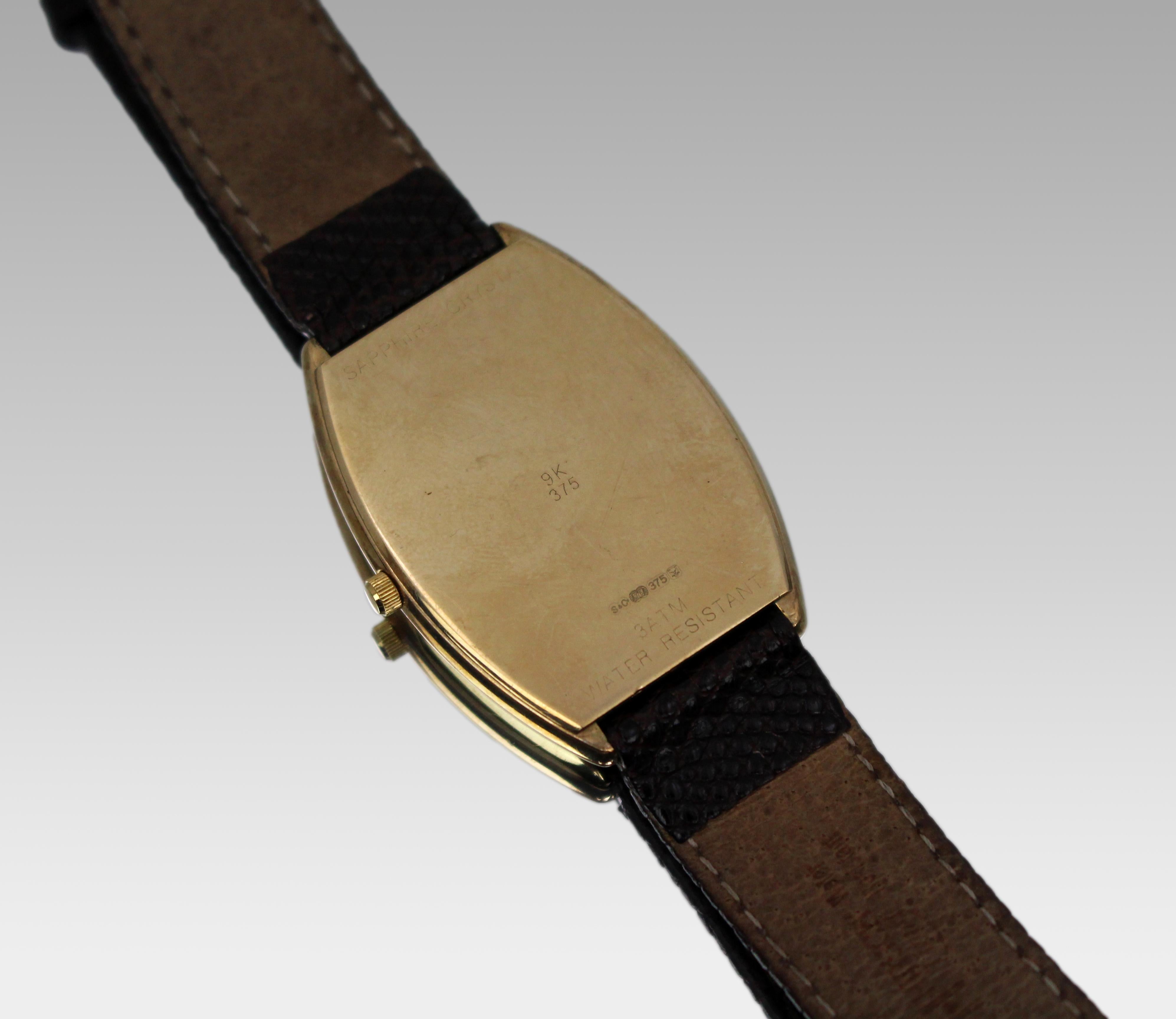 Orologio da polso Tonneau Versailles in oro 9ct, movimento svizzero, marchio di Londra 1990 in vendita 3