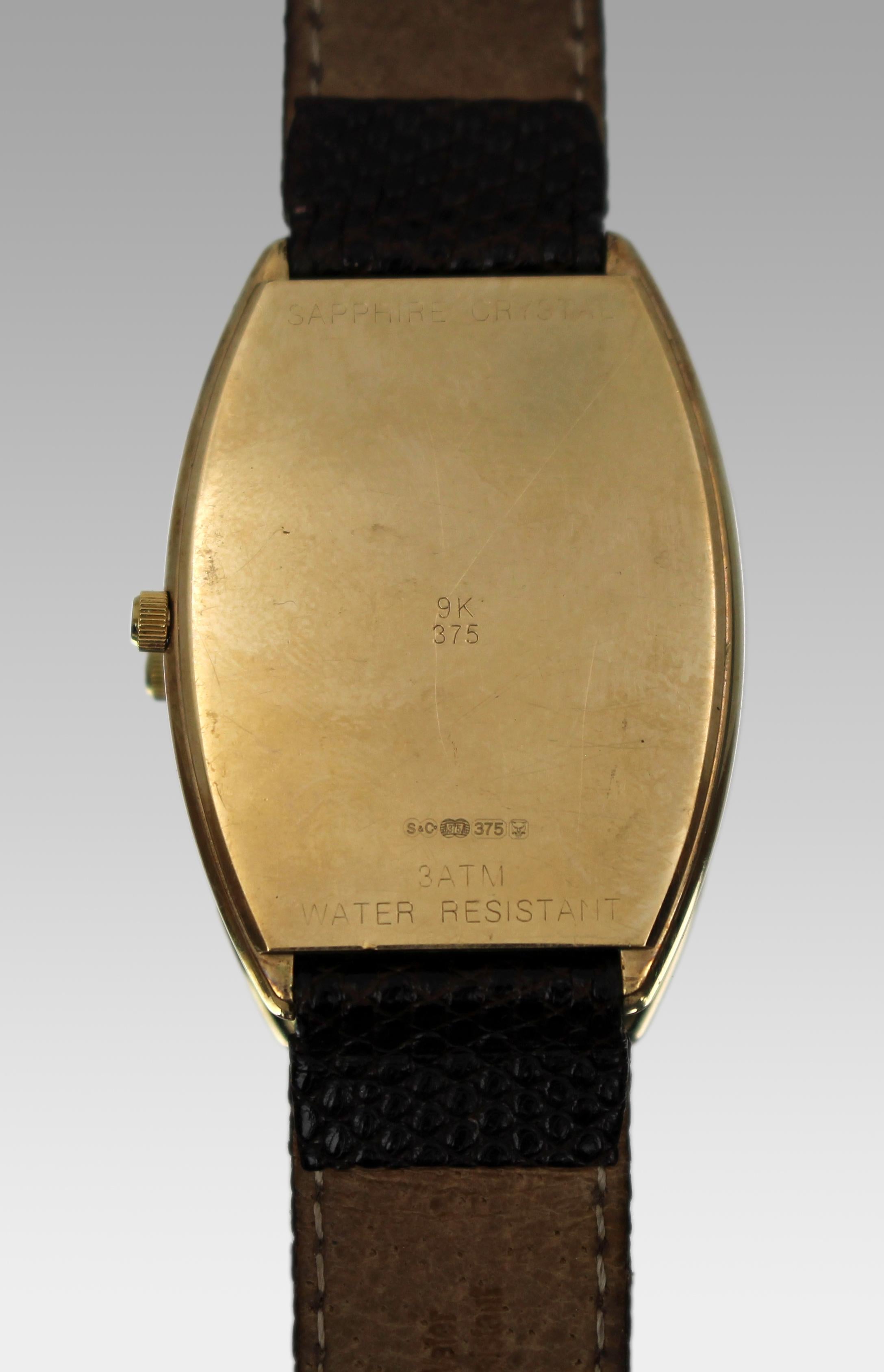 Orologio da polso Tonneau Versailles in oro 9ct, movimento svizzero, marchio di Londra 1990 in vendita 4