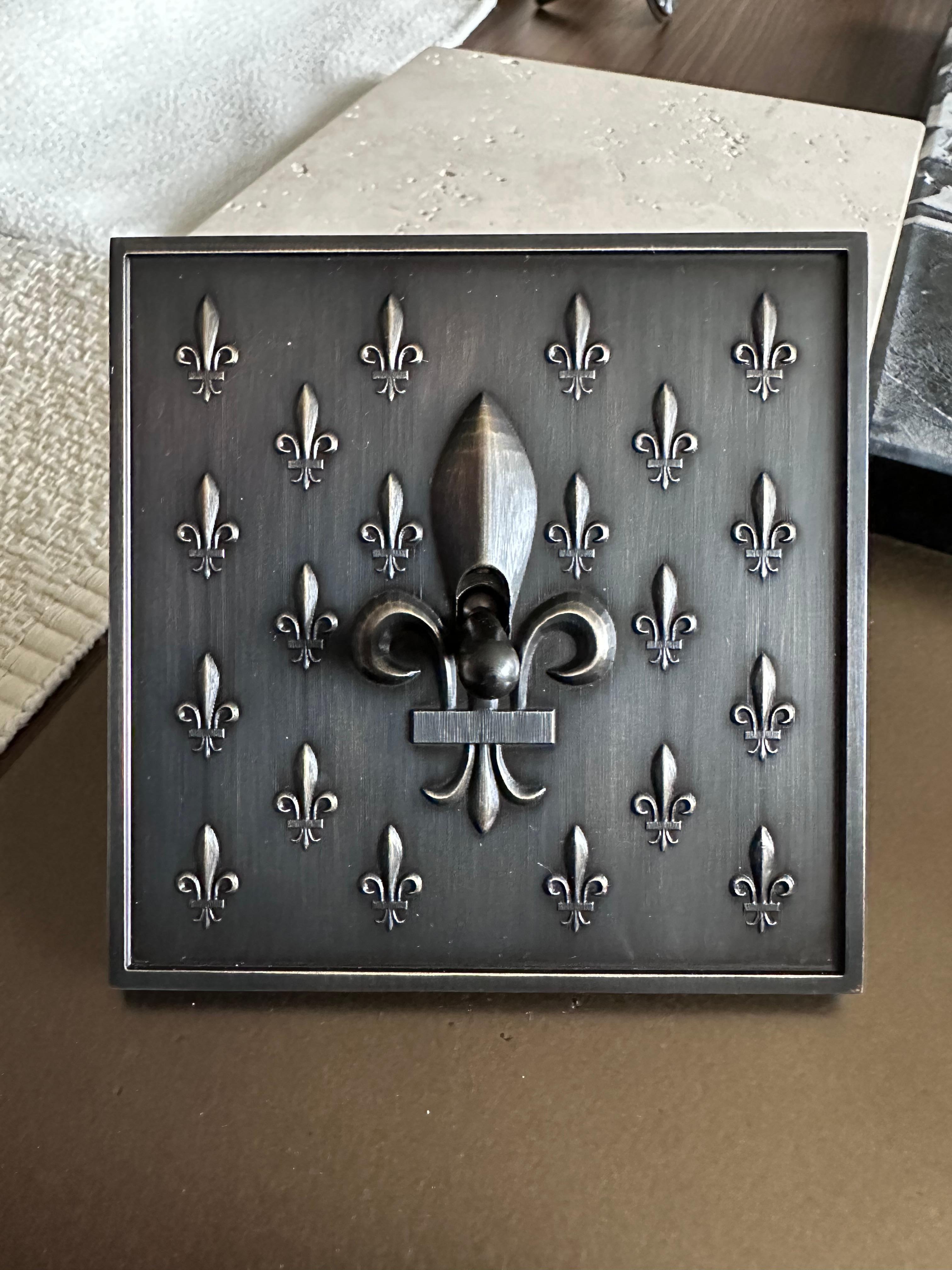 Versailles Doré Brass Light Switch by Jérôme Bugara In New Condition For Sale In Geneve, CH