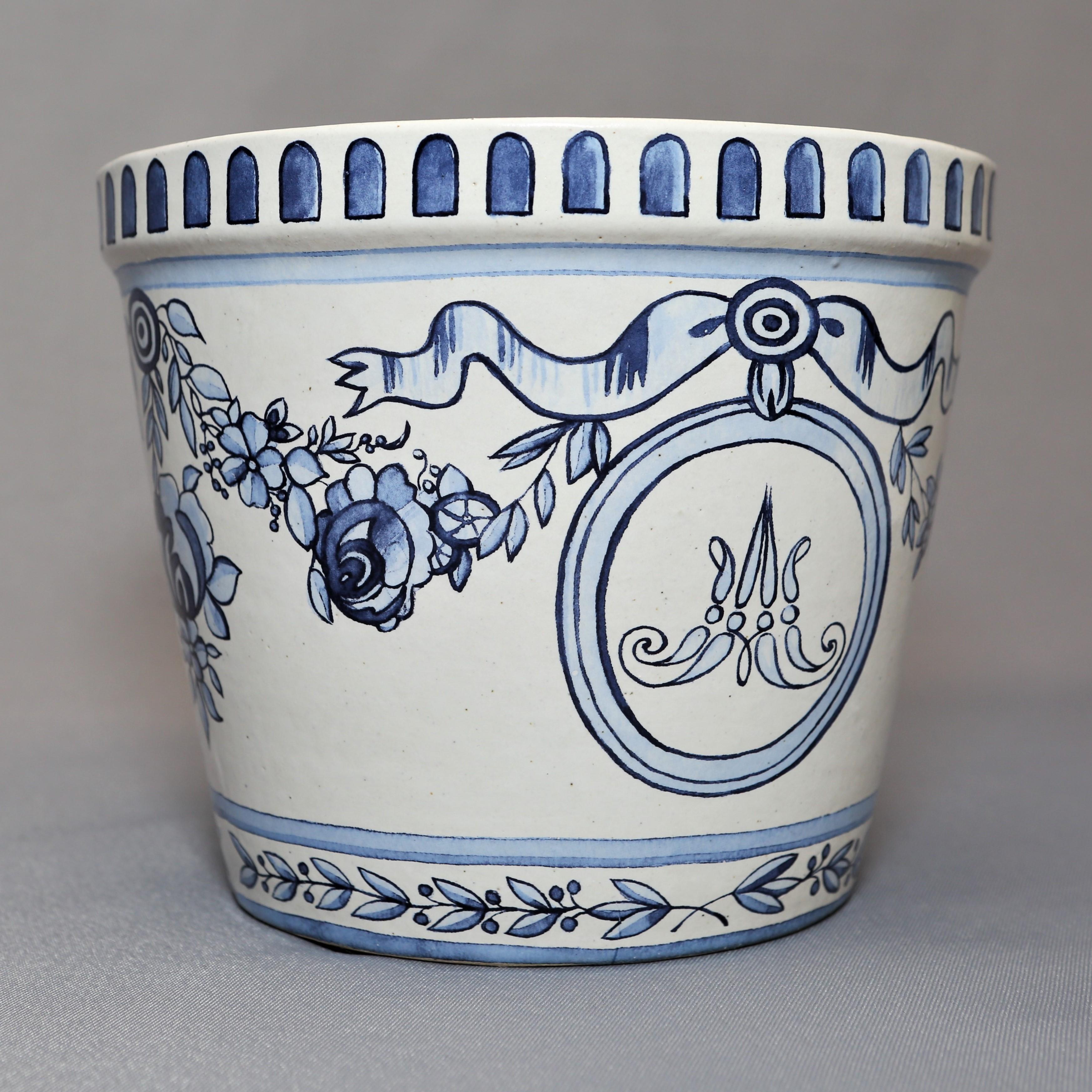 Versailles Flower Pot and Saucer, Set of 2 1