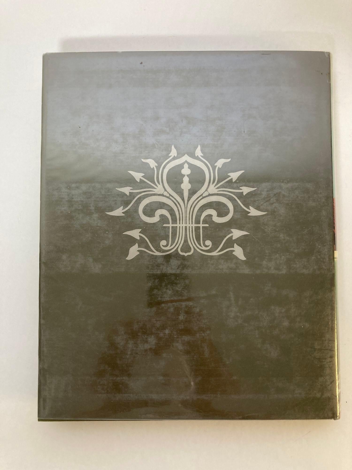 Jardines de Versalles Escultura y Mitología Por Jacques Girard 1ª Ed. 1985 Libro Papel en venta