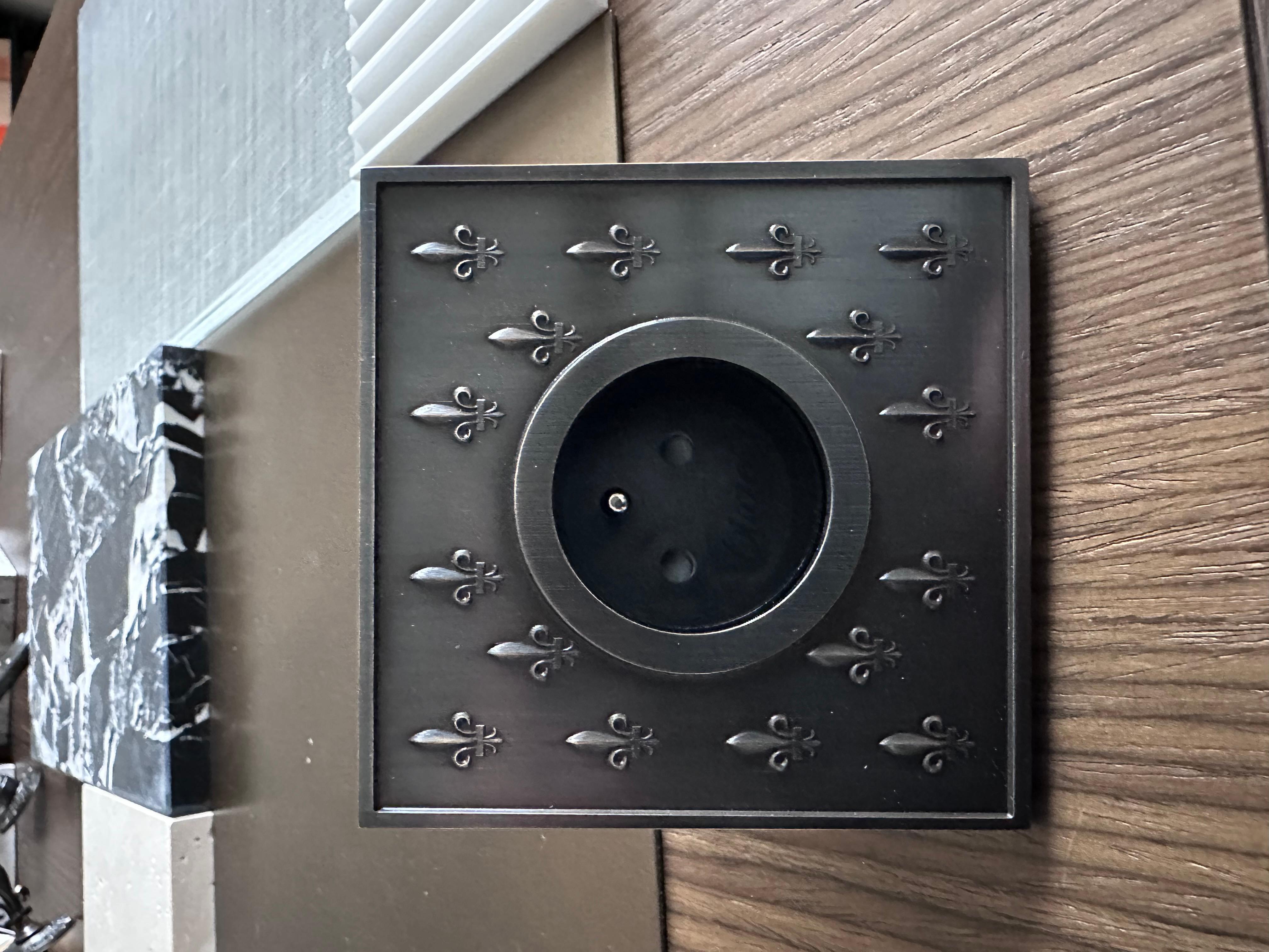 Versailles Metal Noir Light Socket by Jérôme Bugara In New Condition For Sale In Geneve, CH