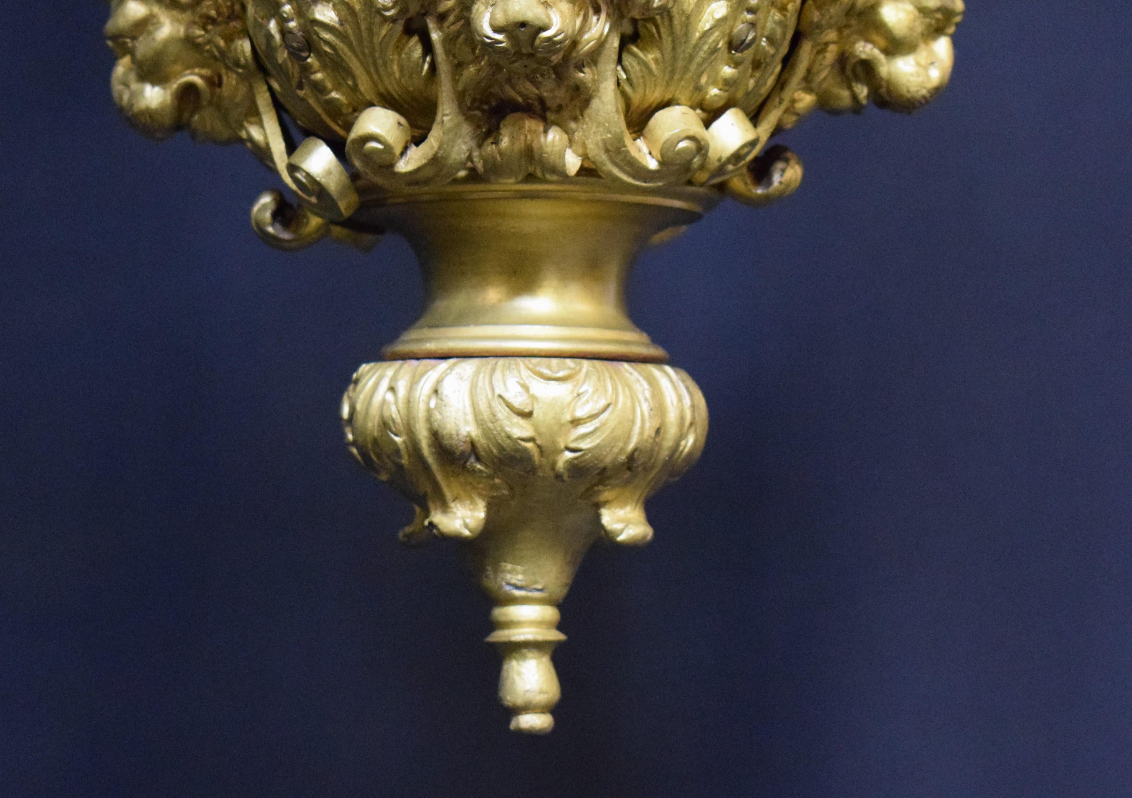 Vergoldete Bronze-Laterne im Stil von „Versailles“ im Angebot 4