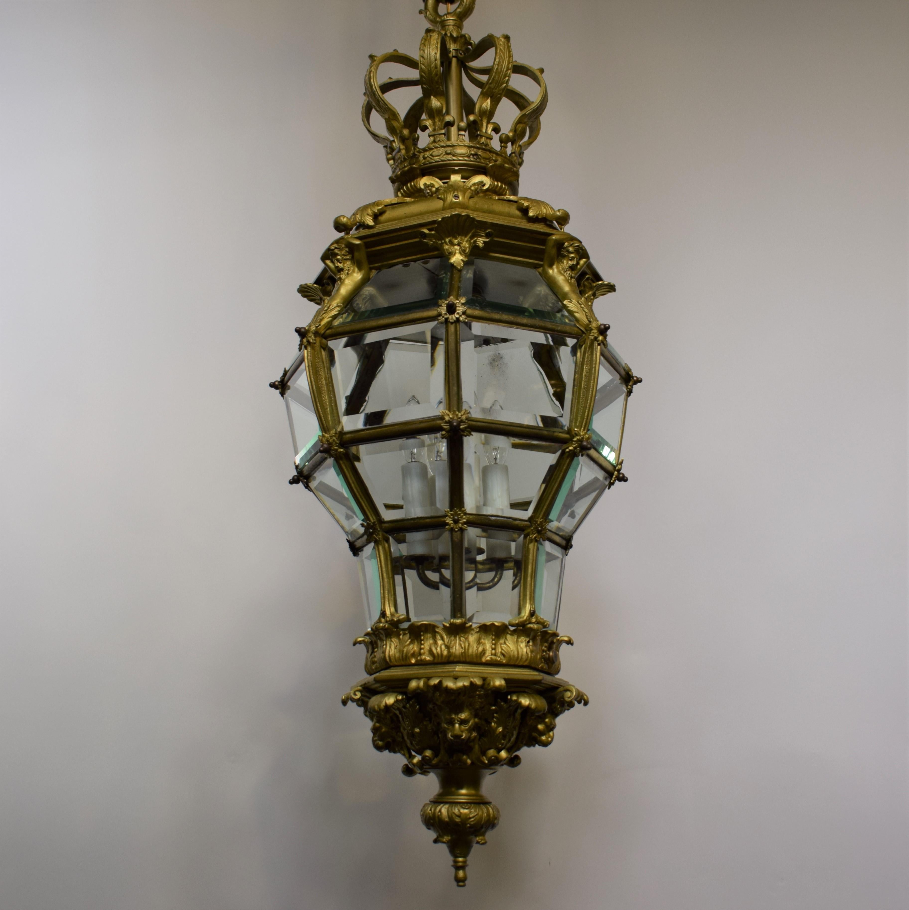 Vergoldete Bronze-Laterne im Stil von „Versailles“ (Abgeschrägt) im Angebot